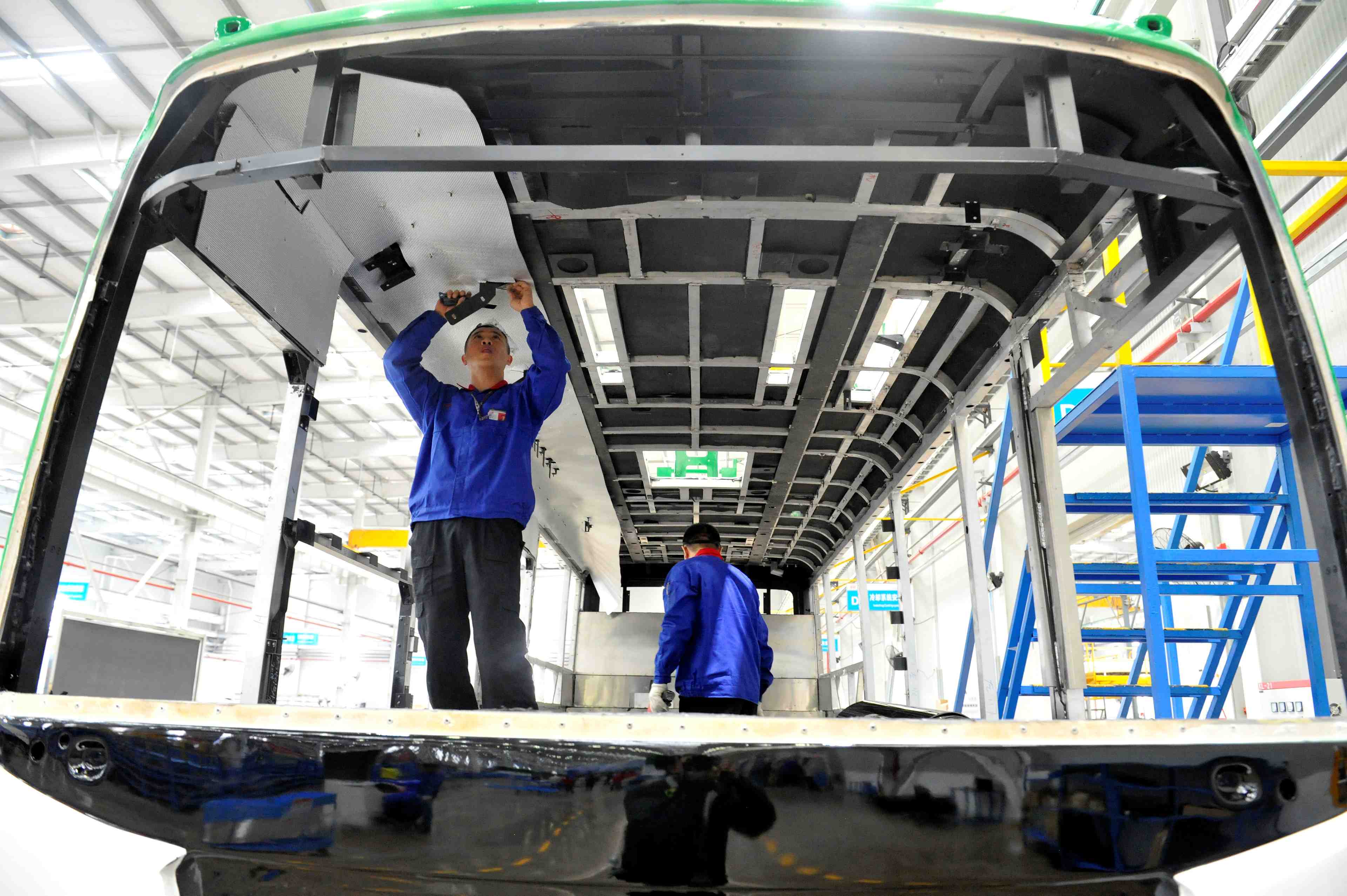 Chine: meme les ventes des vehicules a energie nouvelle baissent