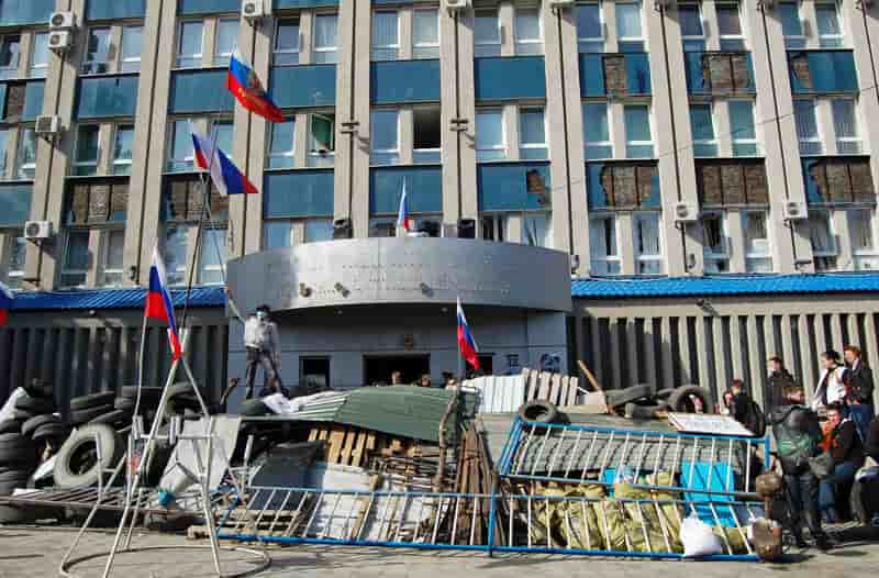 Les séparatistes érigent des barricades dans l'est de l'Ukraine