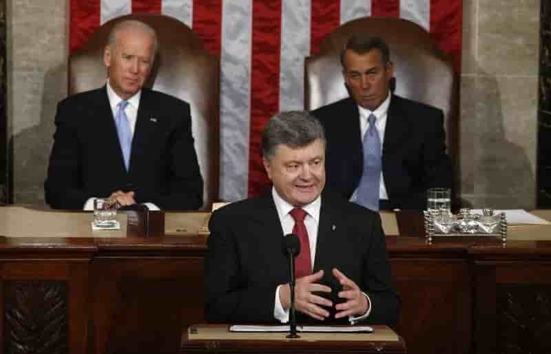 Porochenko réclame un soutien accru devant le Congrès américain