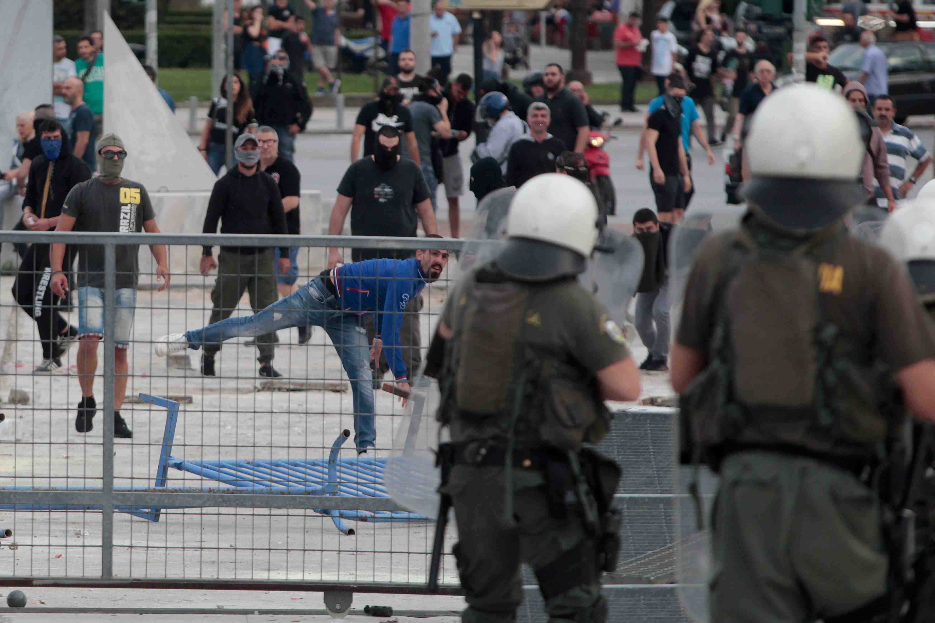 Le compromis avec skopje violemment conteste a thessalonique