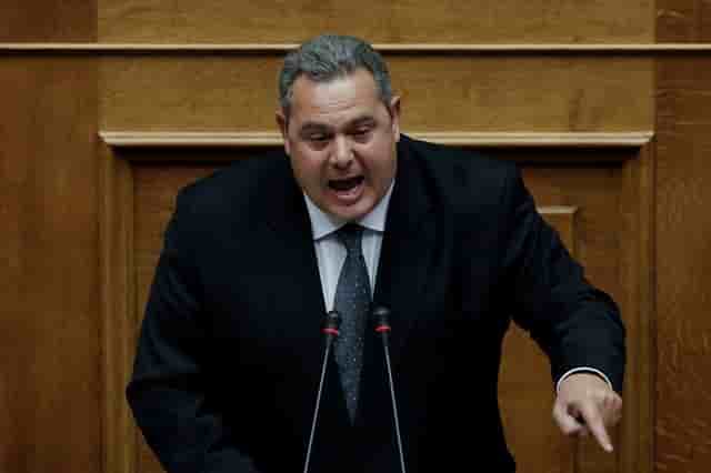 Le ministre grec de la defense oppose a l'accord sur la macedoine