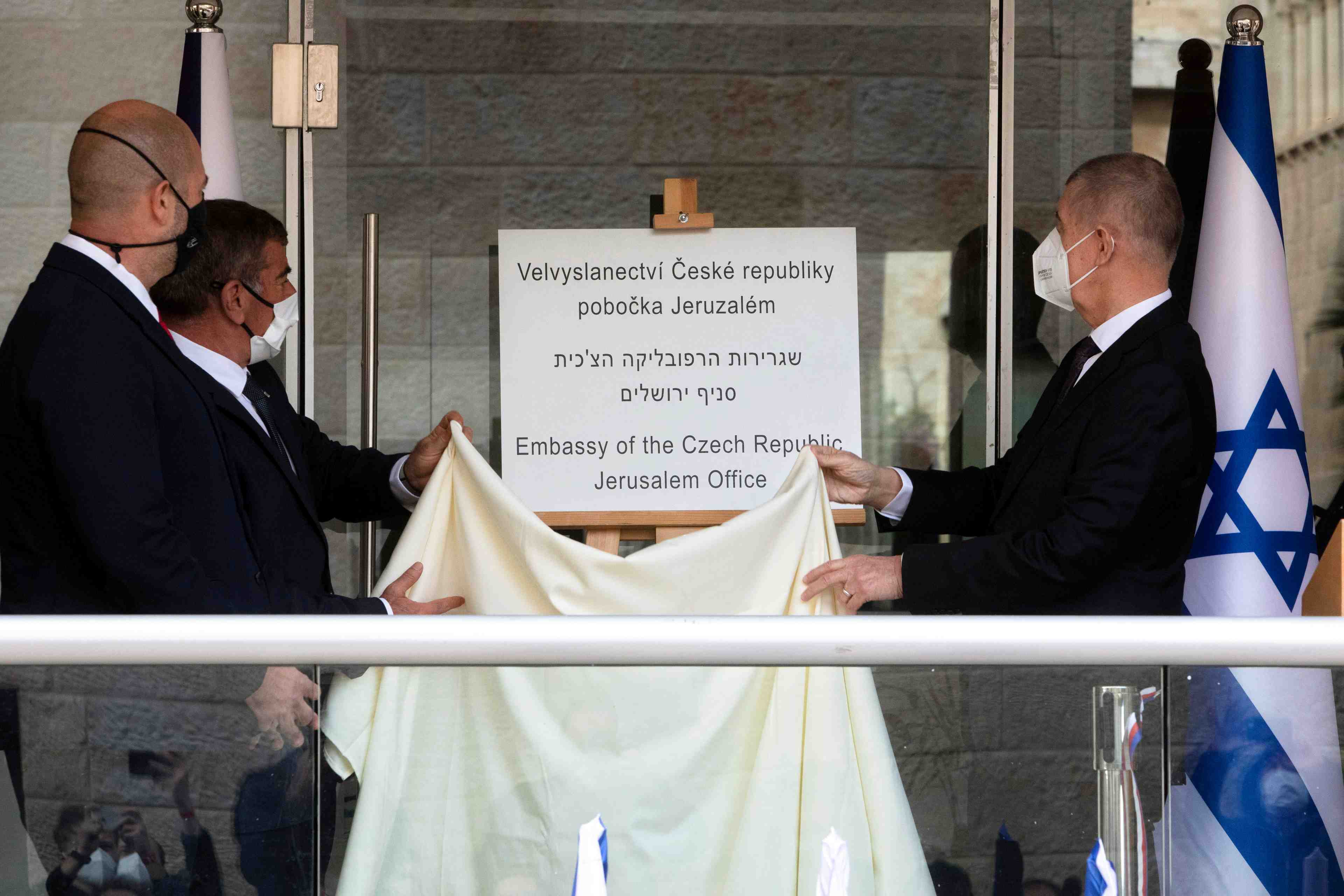 Les palestiniens condamnent l'ouverture a jerusalem d'un bureau par prague
