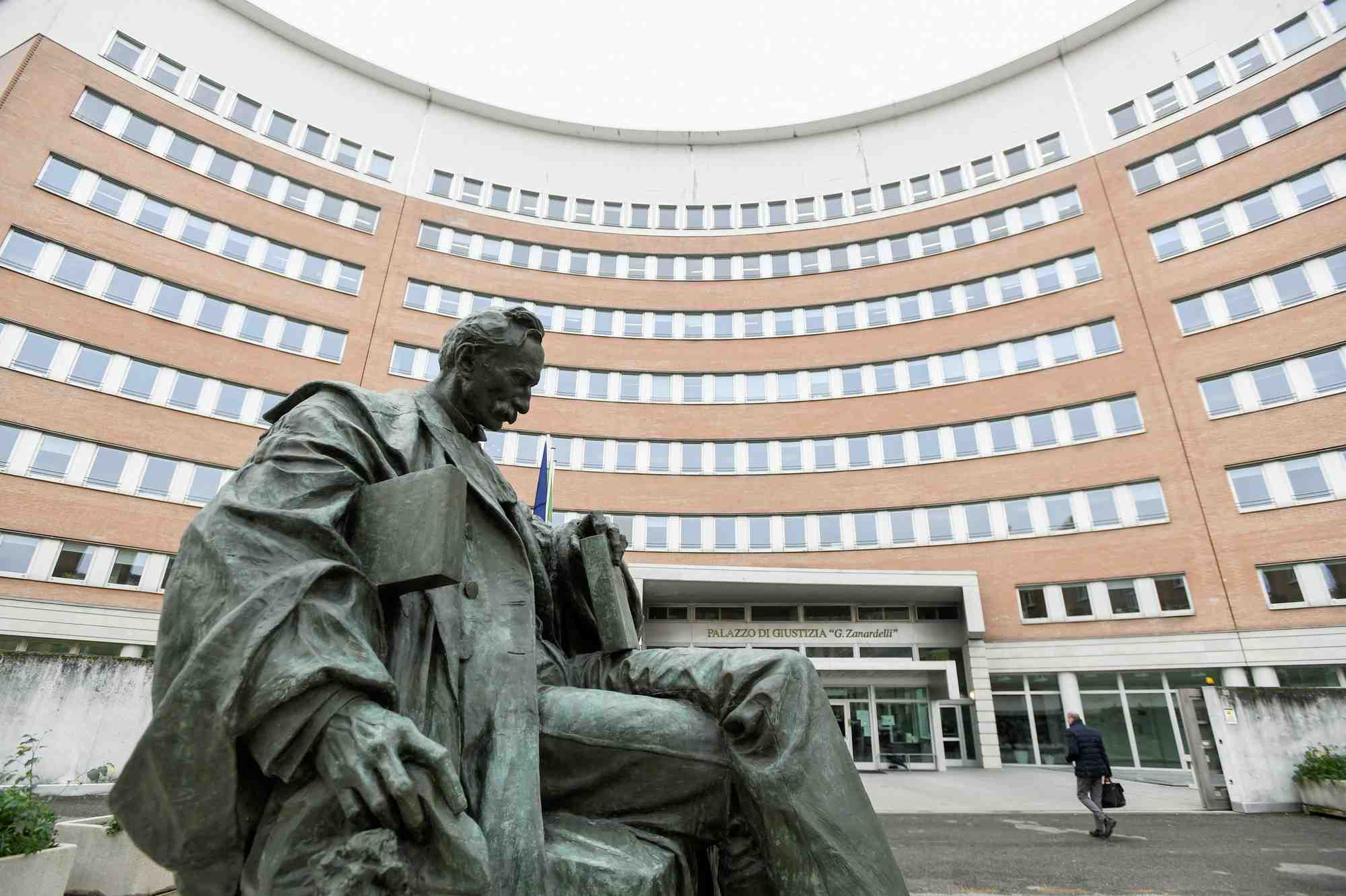 Photo d'archives de l'immeuble d'un tribunal italien a brescia