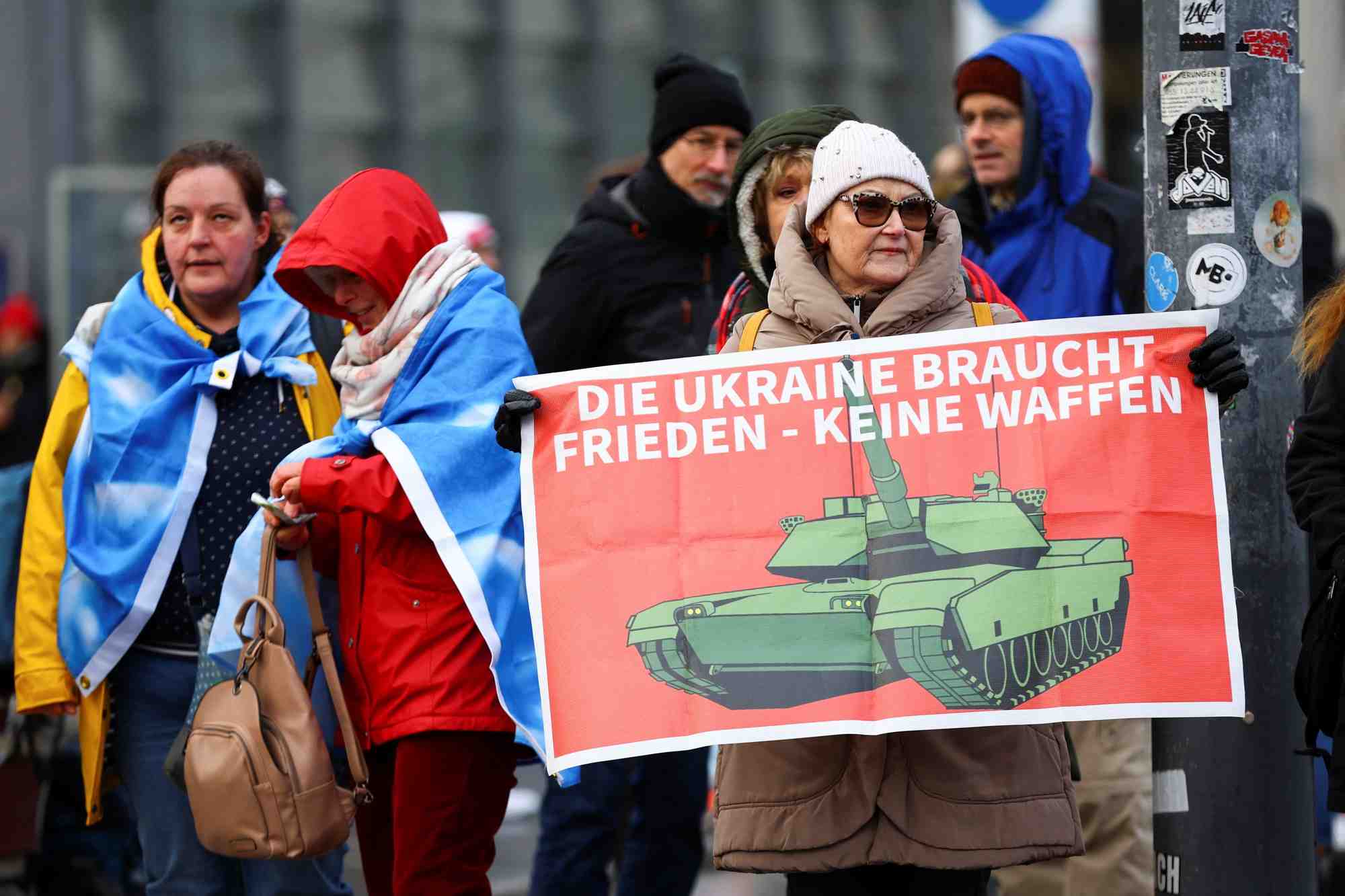 Manifestation contre la livraison d'armes a l'ukraine a berlin