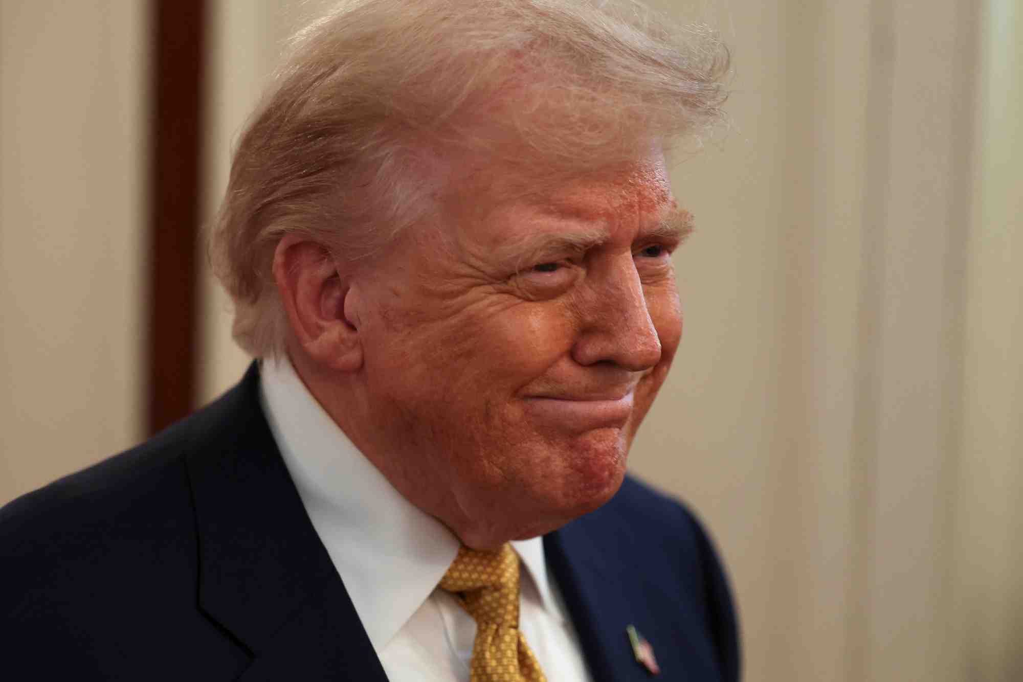 Démission surprise à la Fed : un cadeau en or qui fait les affaires de Trump.