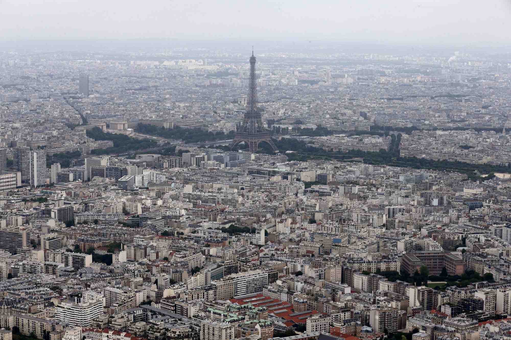 Sur l'ensemble du trimestre, la consommation des ménages se redresse par rapport au trimestre précédent (+0,4% après –0,1%)