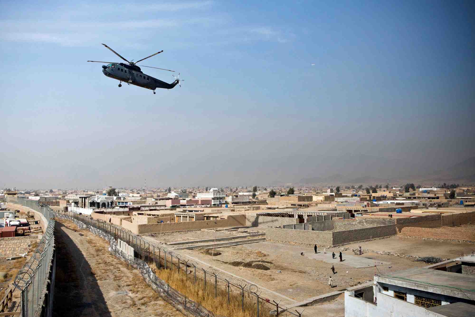 Afghanistan: les taliban progressent dans le sud, prennent kandahar et lashkar gah