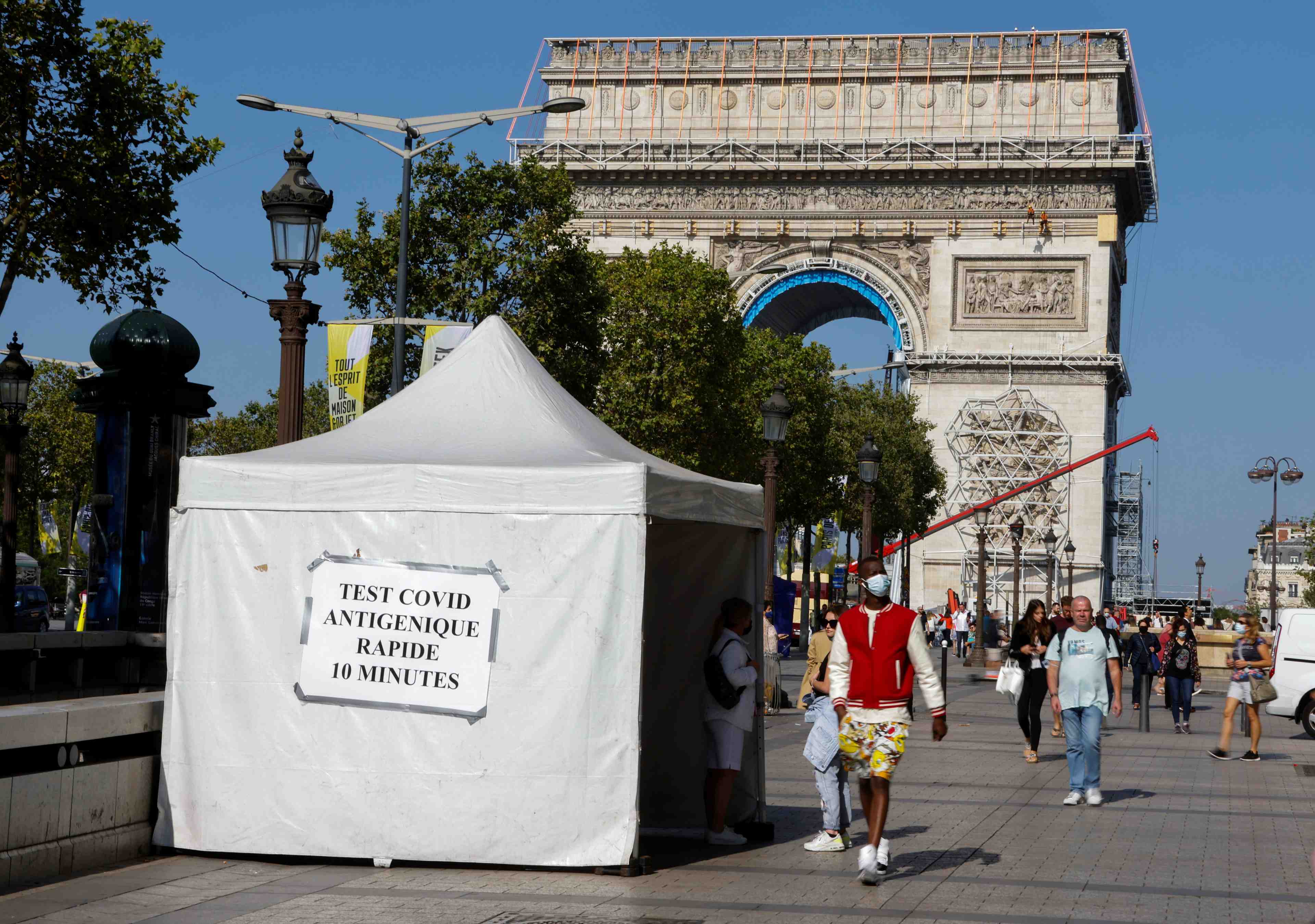 Coronavirus/france: plus de 10.000 cas pour la premiere fois depuis le 14/09