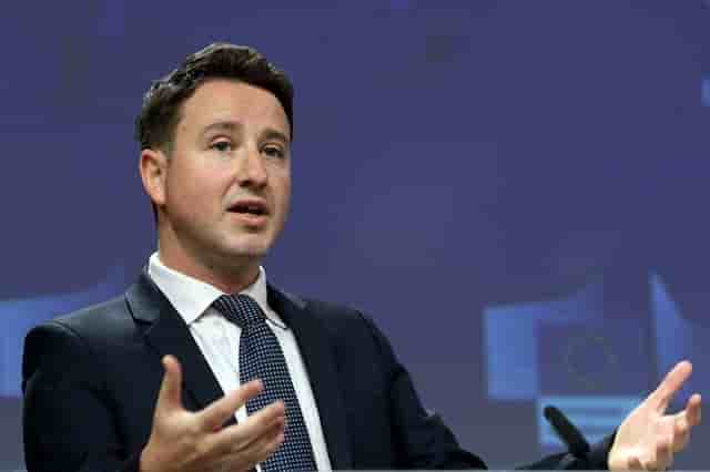 Gabriel Zucman préconise de cibler les oligarques proches de Trump à la veille d'une conférence internationale sur la taxation des milliardaires organisée à Paris.
