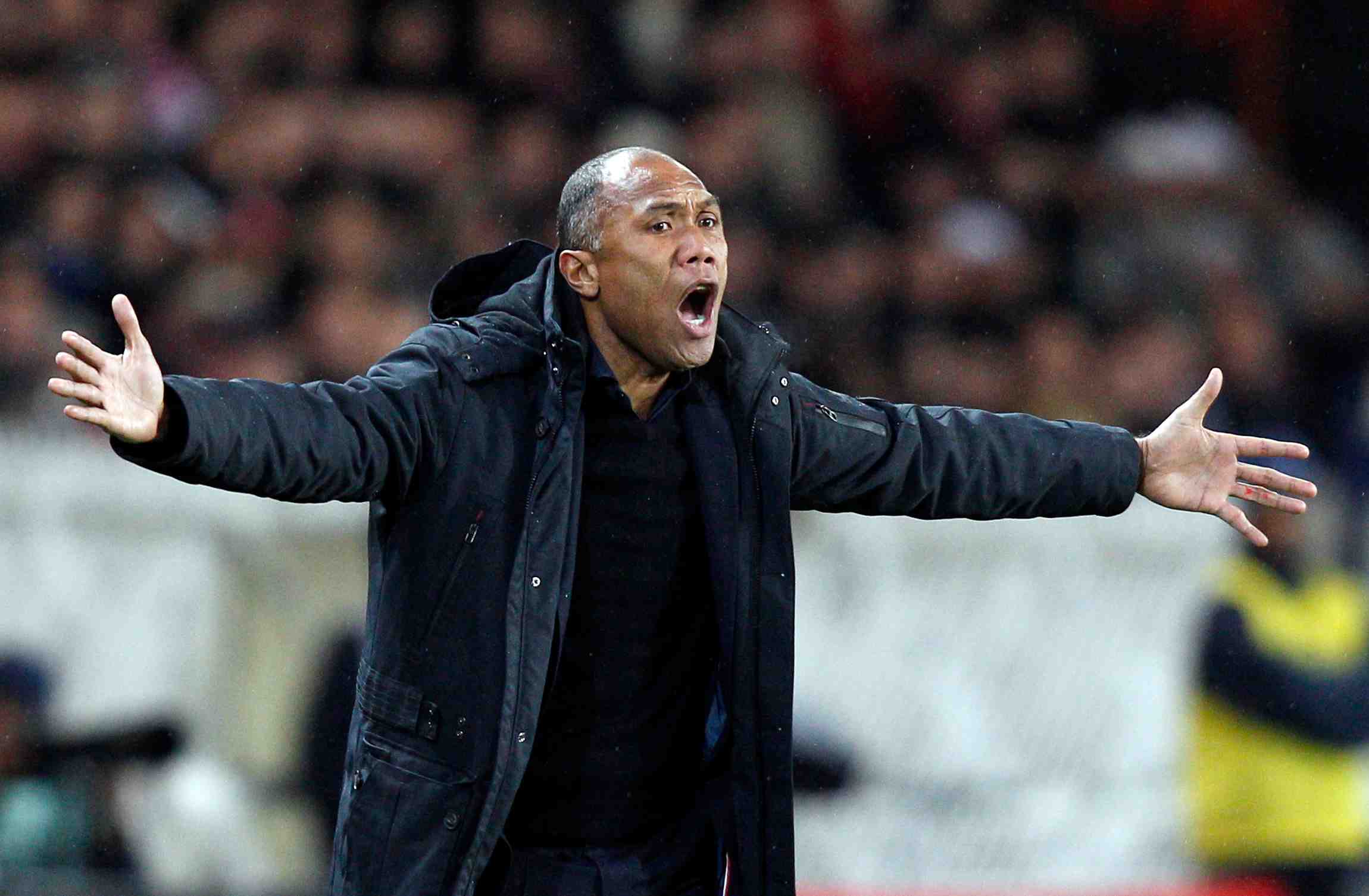 Lens accroche par le red star