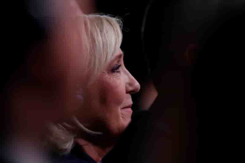 Belloubet, "responsable" de l'evasion de faid, doit demissionner dit le pen