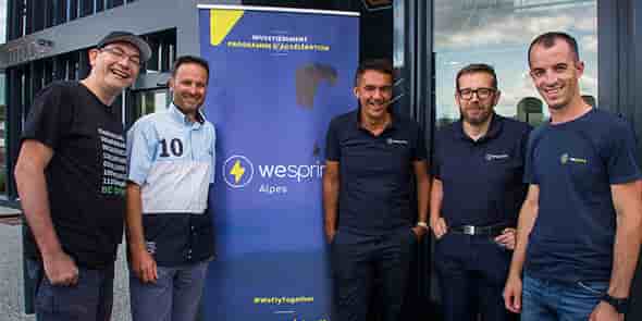 De gauche à droite : Alexandre Jenny (DG de WeSprint Alpes), Aymeric Léger (fondateur de EasyFlirt), Olivier Pochard (fondateur de Boost French Tech in the Alps et président du Grow Spot), Nicolas Gal (directeur des opérations de WeSprint) et Arnaud Laurent (DG de WeSprint).