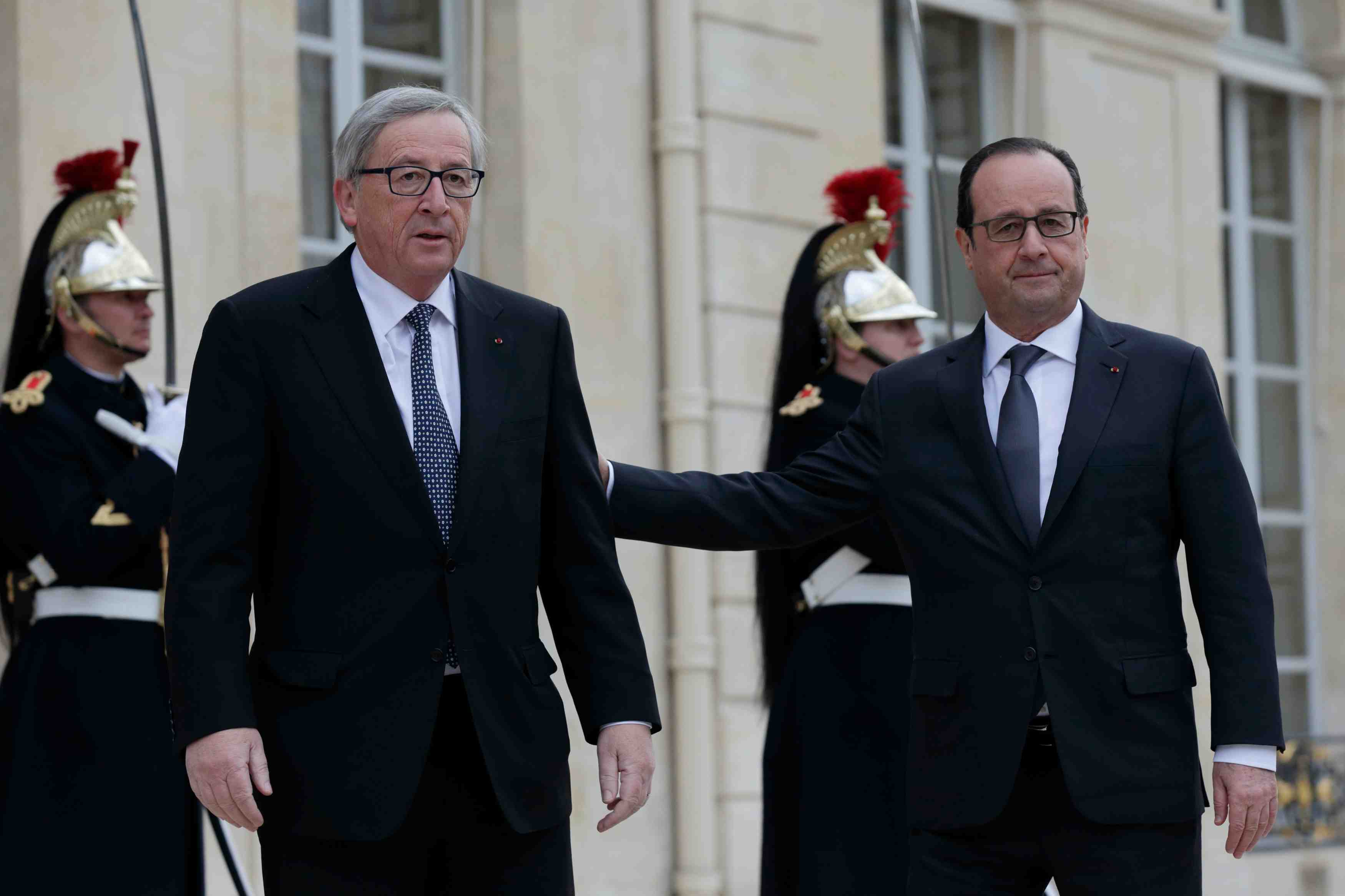 Hollande salue le succes de la bce parvenue a une inflation zero