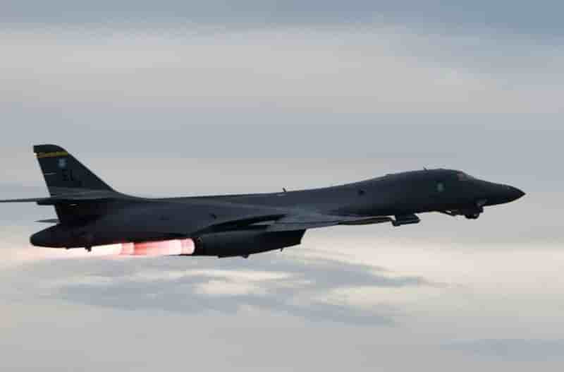 Un bombardier us b-1b a survole la peninsule coreenne