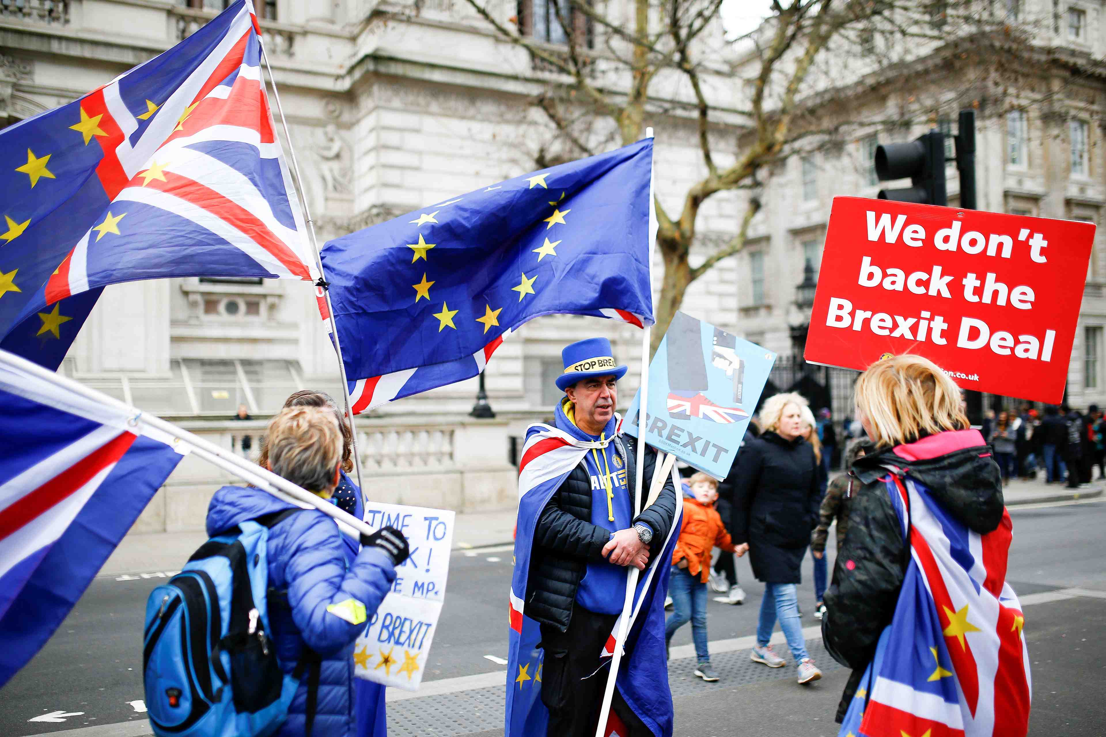 Gb/brexit: les partisans du maintien et d'un second referendum majoritaires
