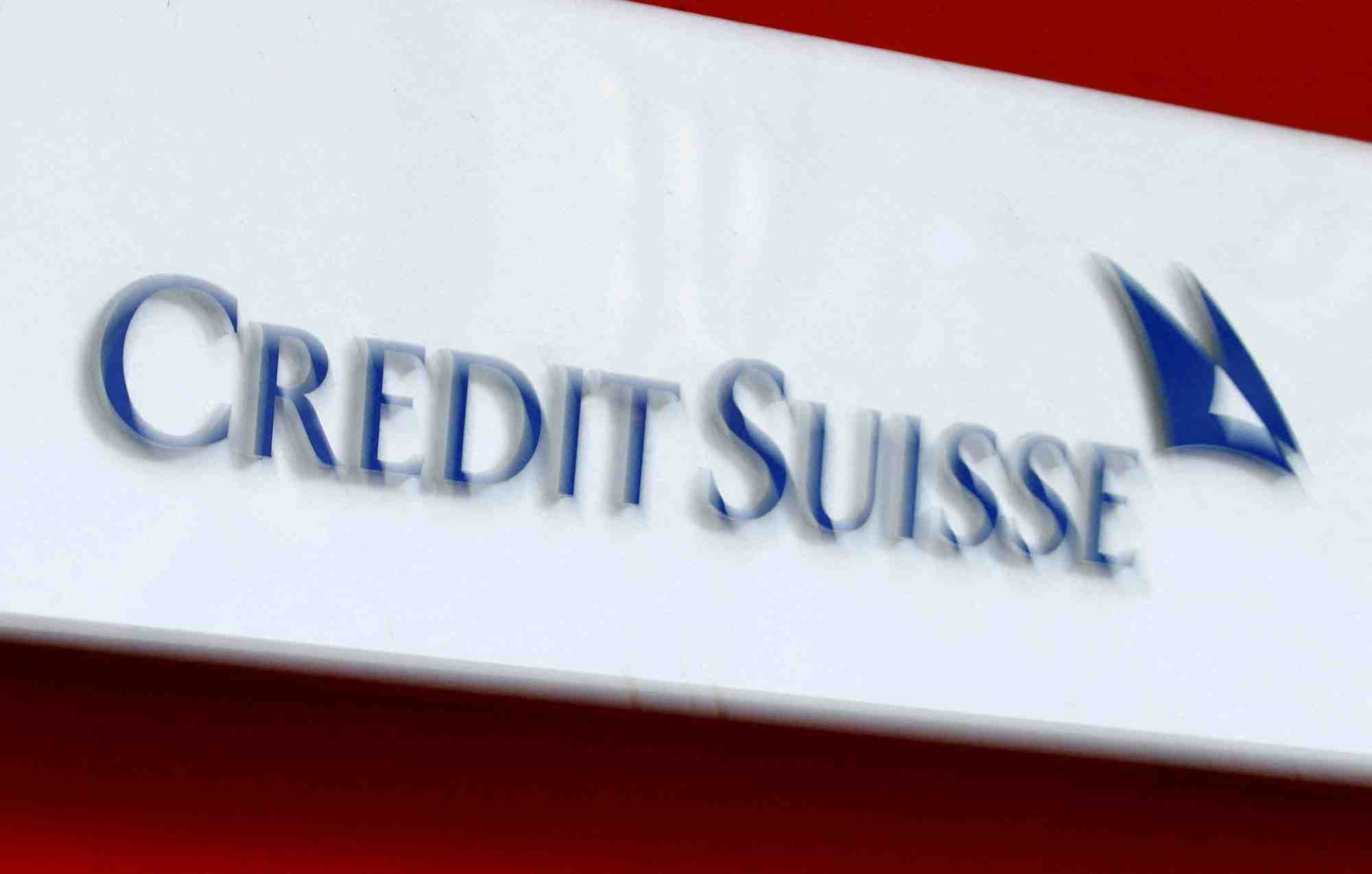 Credit suisse anticipe une perte au deuxieme trimestre a cause de sa banque d'investissement