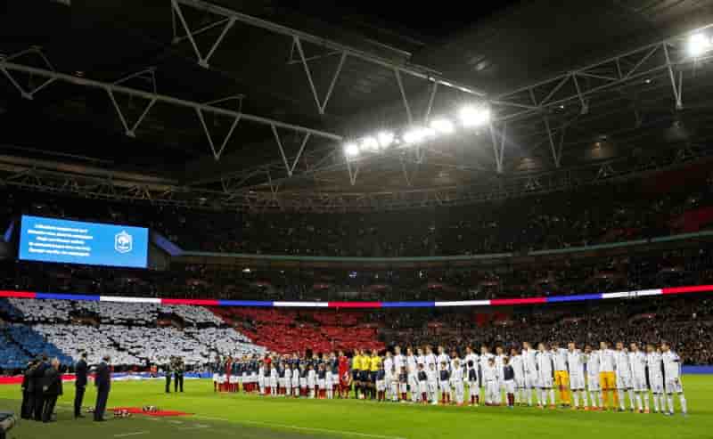 La marseillaise reprise en choeur a wembley
