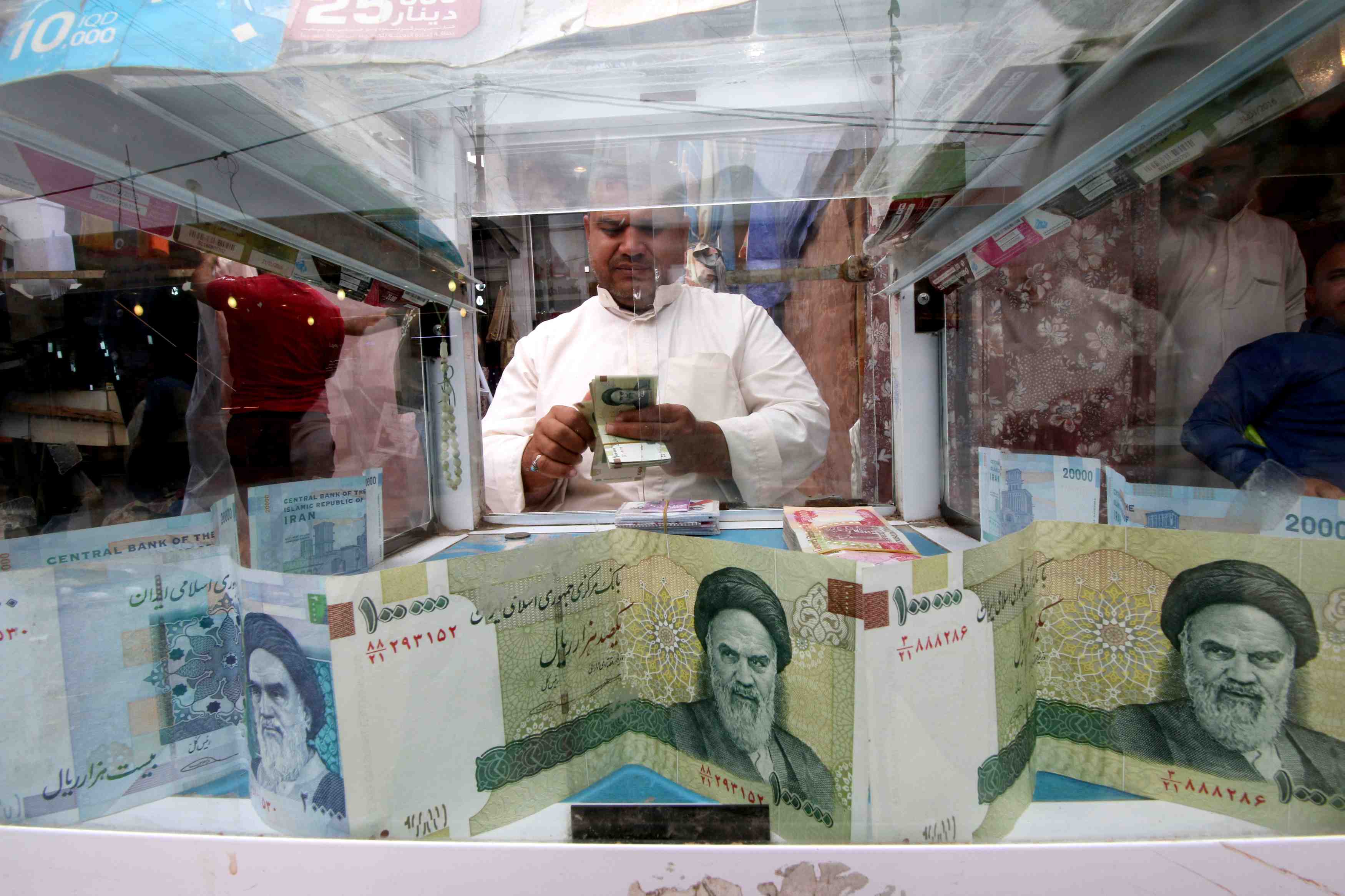 La banque d'iran propose de supprimer quatre zeros du rial