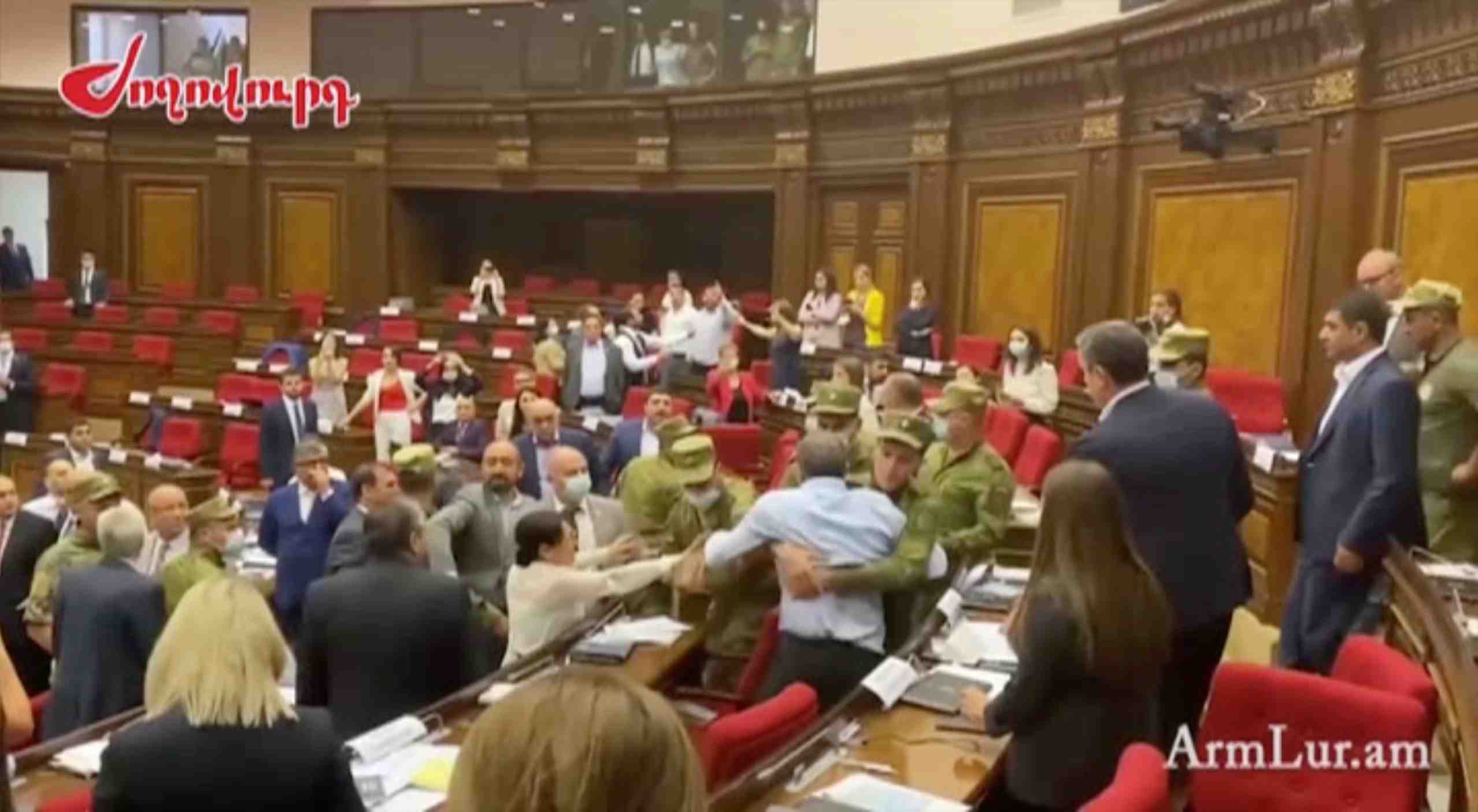 Armenie: une bagarre eclate entre deputes au parlement