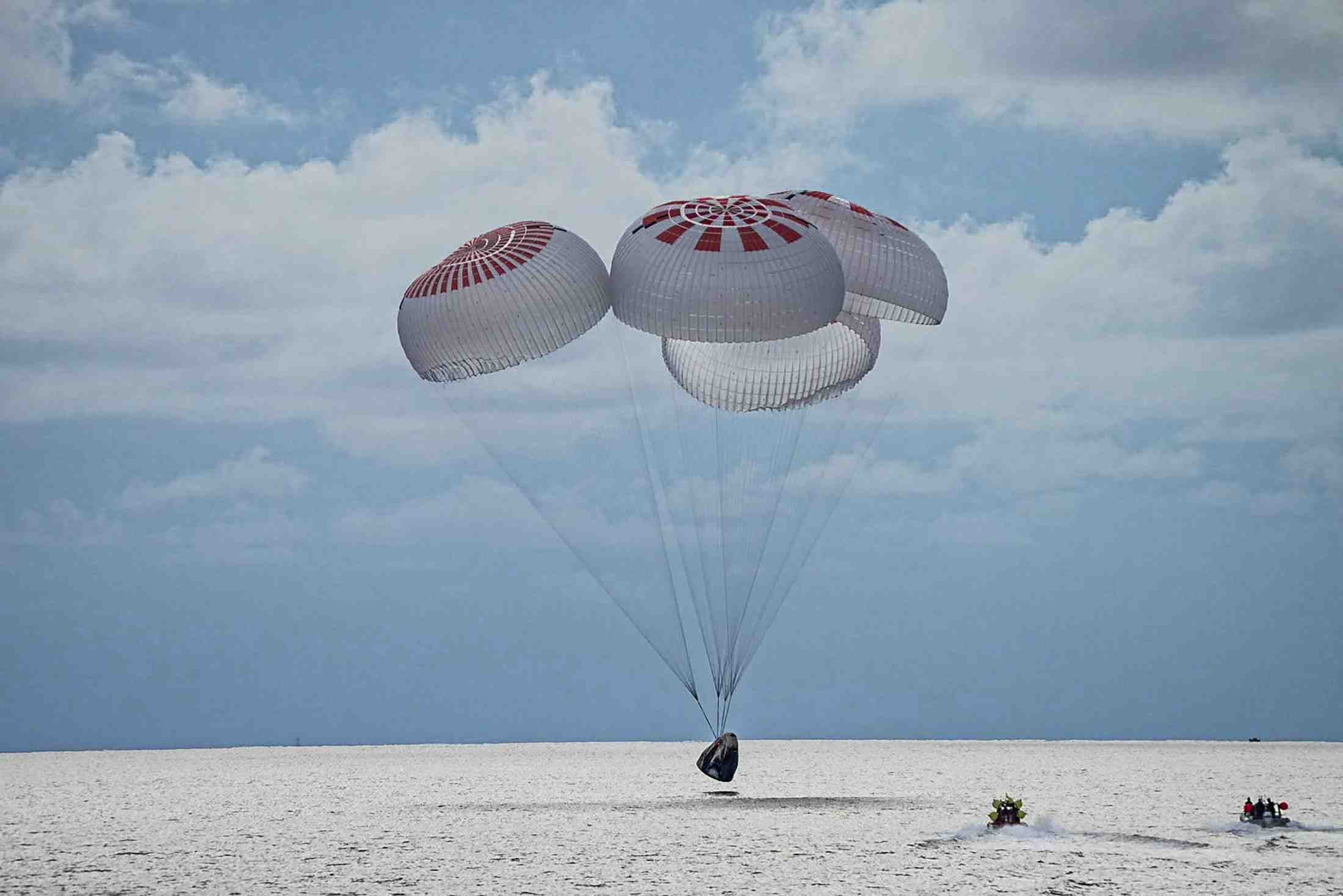 Les quatre passagers de spacex sont de retour sur terre