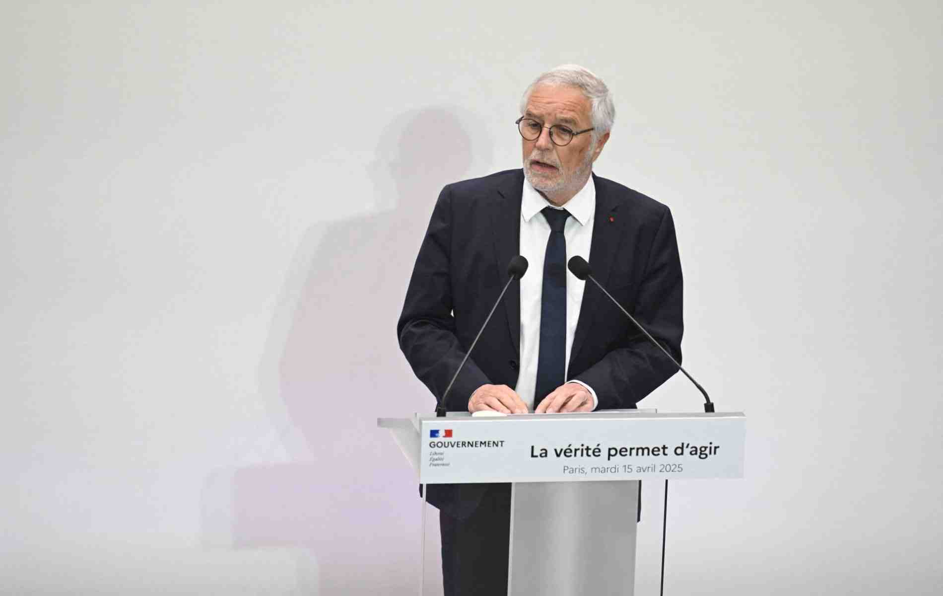Le ministre de l'Aménagement du territoire et de la Décentralisation, François Rebsamen, ce mardi 15 avril lors de la conférence sur les finances publiques.