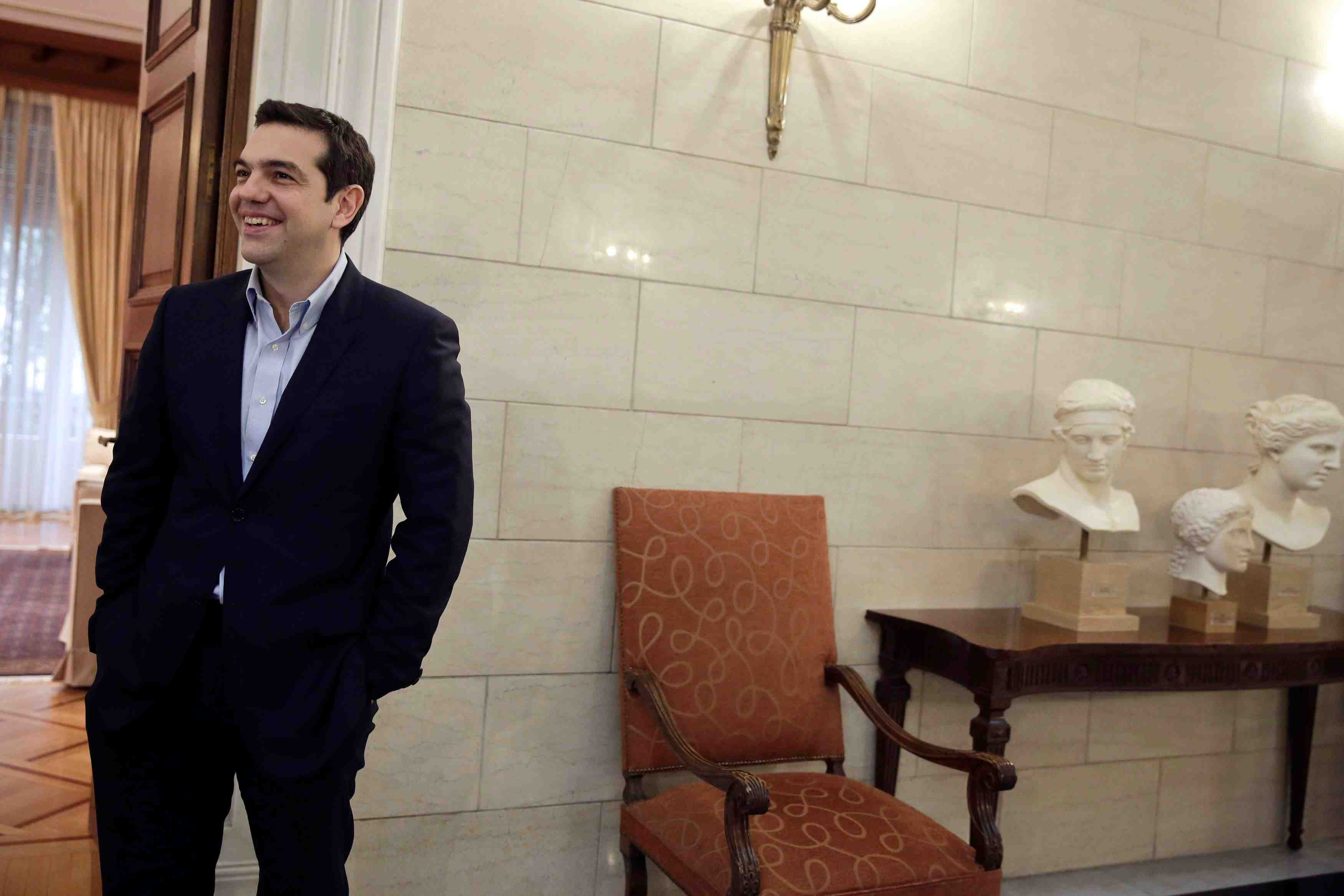 Alexis tsipras dement que la grece demandera un 3e plan d'aide