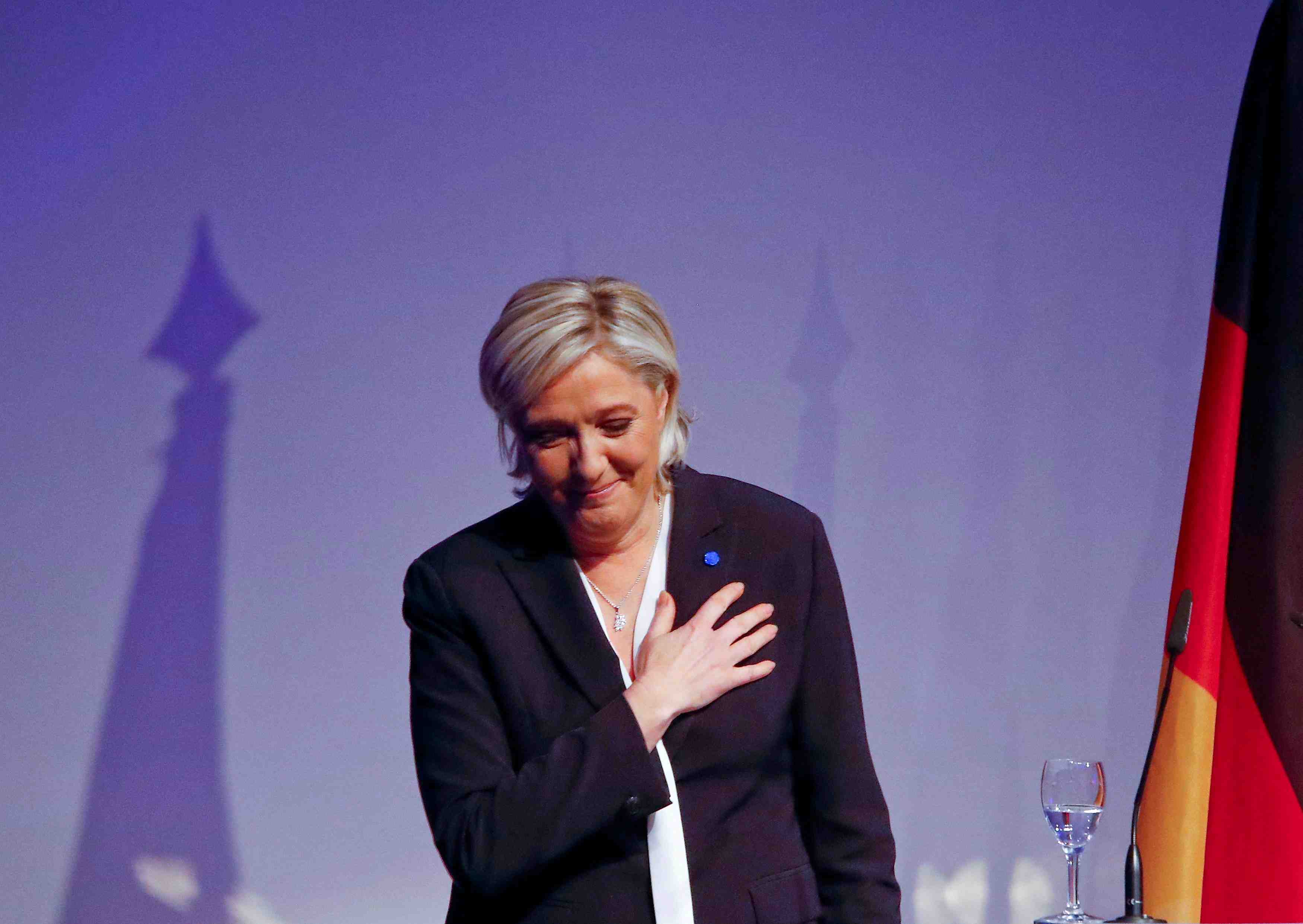 Marine le pen predit un "reveil" en europe
