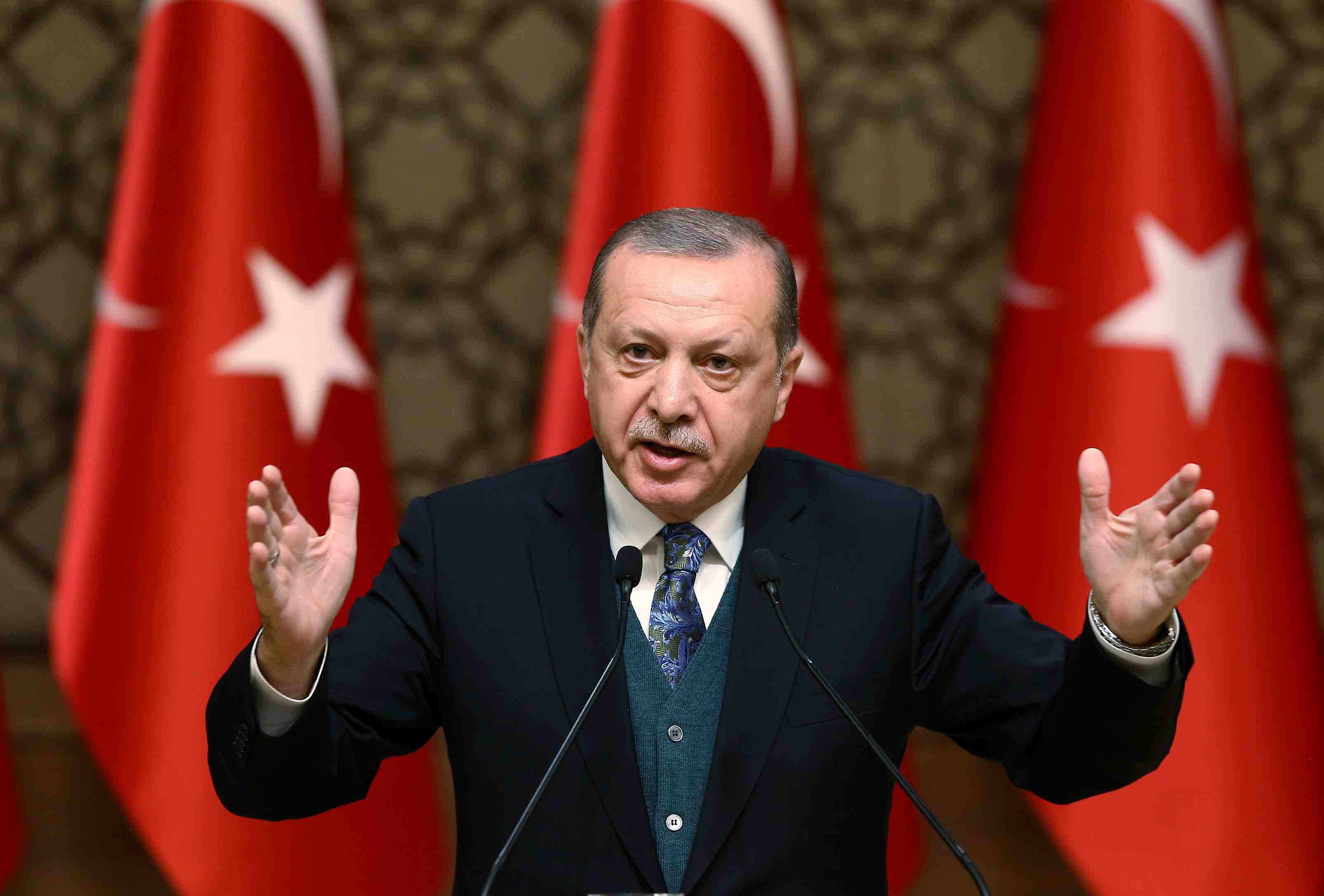 Erdogan tance un ministre emirati pour un tweet sur les ottomans