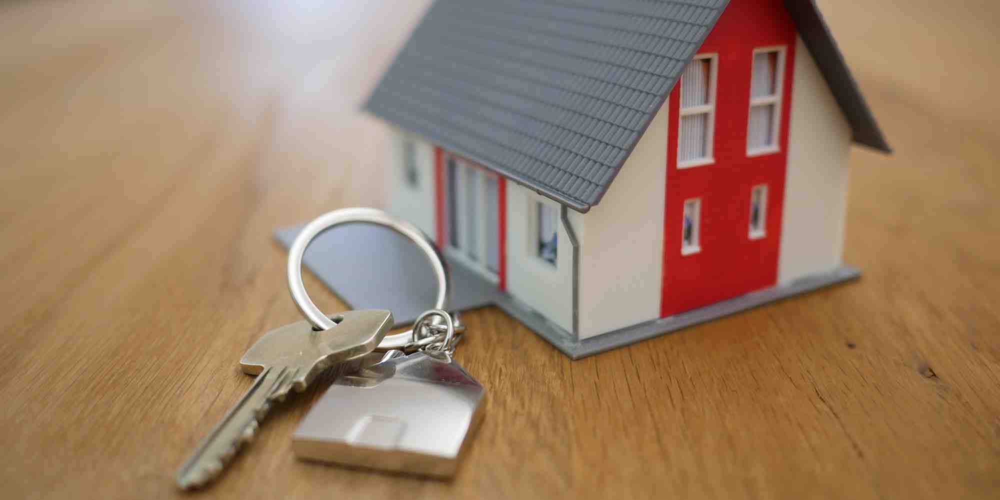 Tous frais compris, les taux de crédit immobilier ont atteint 4,39% pour une durée de vingt ans et plus au troisième trimestre, selon la Banque de France.