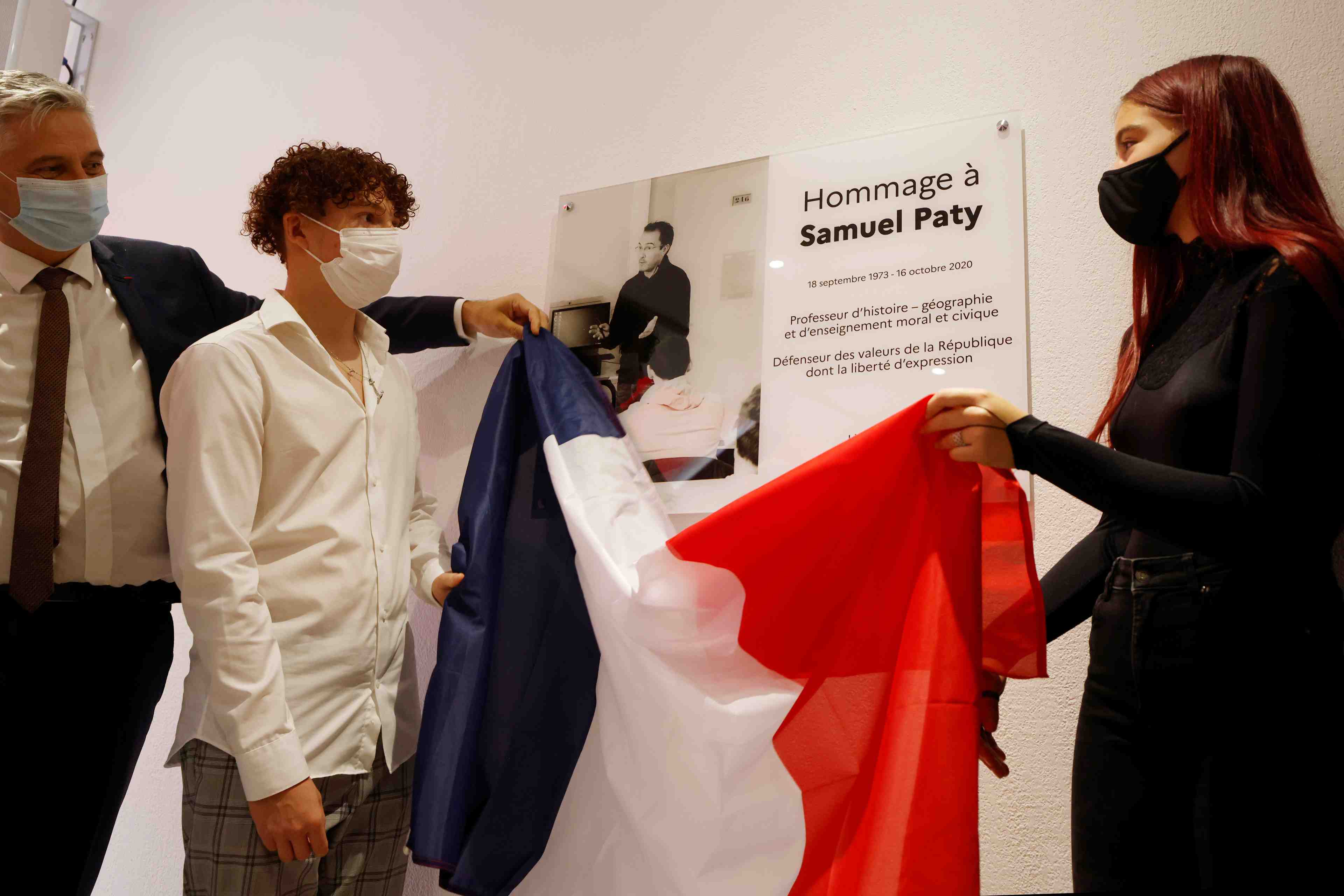 Hommage dans les ecoles a samuel paty, un an apres sa mort