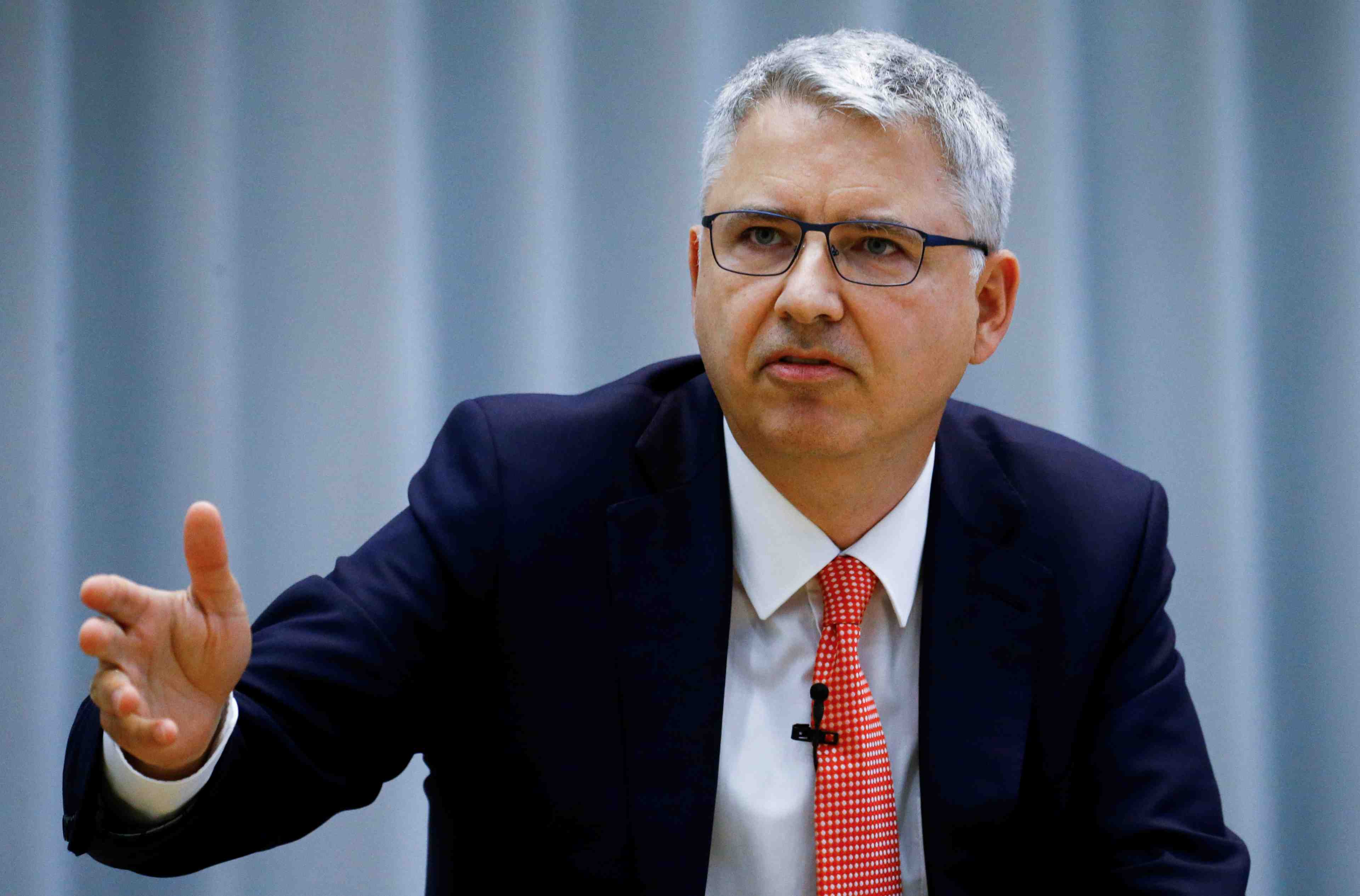 Des actionnaires s'opposent a la reelection du vice-president de credit suisse, selon le ft