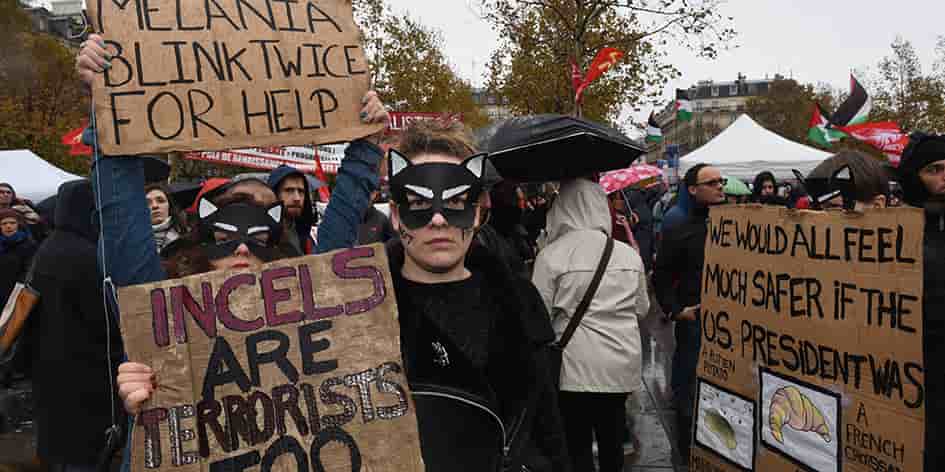 En novembre 2018 à Paris, des manifestants réunis contre la venue de Donald Trump en France.
