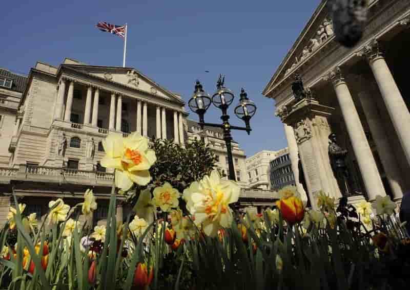 La Banque d'Angleterre ne juge pas urgent de relever ses taux