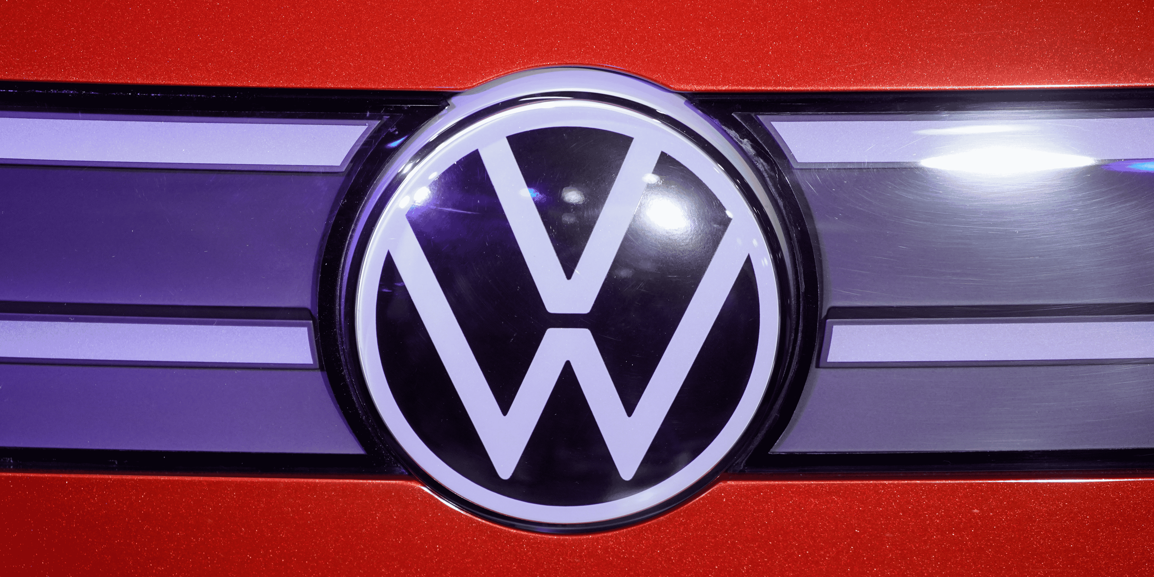 Volkswagen reduit ses previsions a moyen terme, le titre baisse