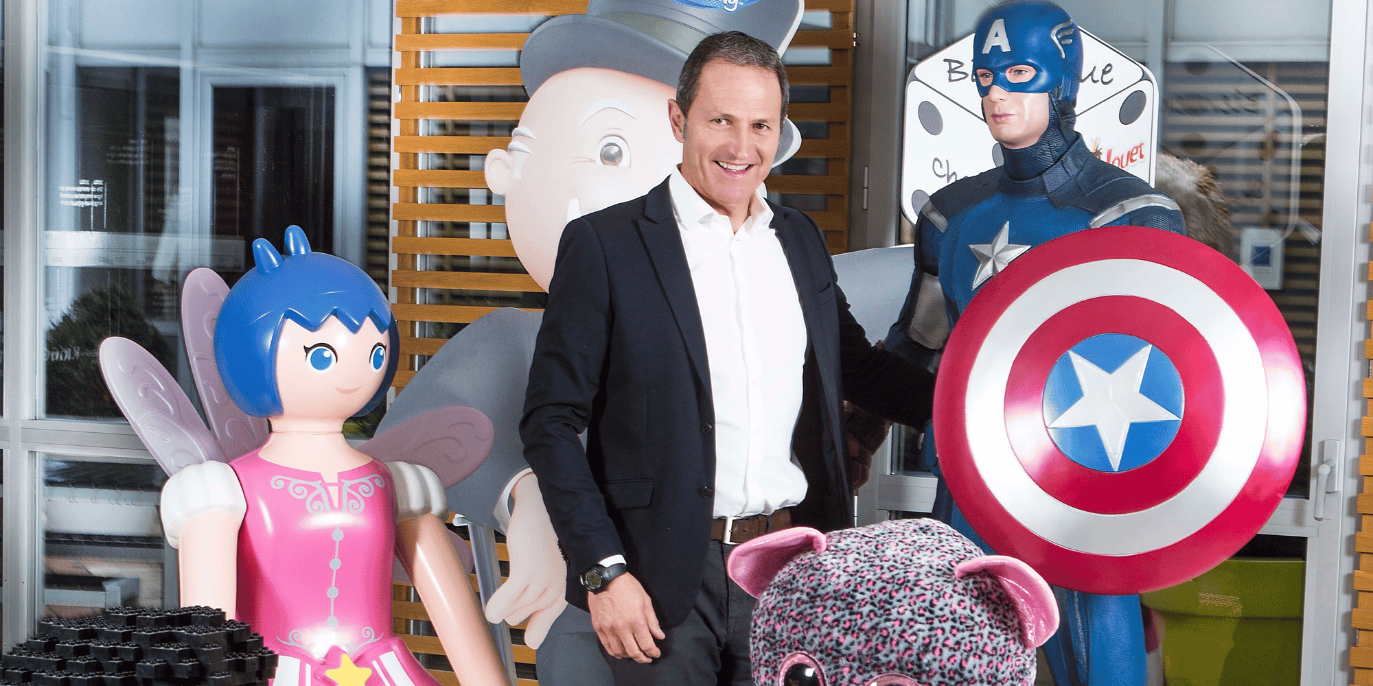 Philippe Gueydon, le pdg de King Jouet (dont le siège est basé à Voiron, en Isère), a repris cet été 117 magasins et 826 salariés de son concurrent belge Maxi Toys, à travers une nouvelle holding.