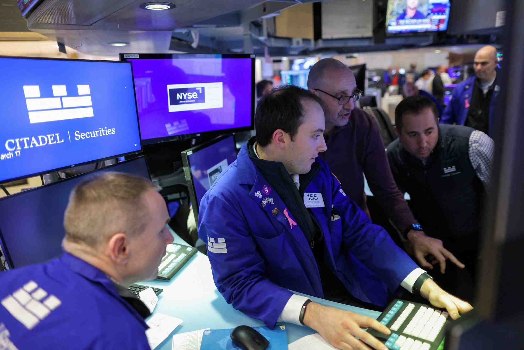 Les traders de la bourse de new york (nyse) a new york, aux etats-unis