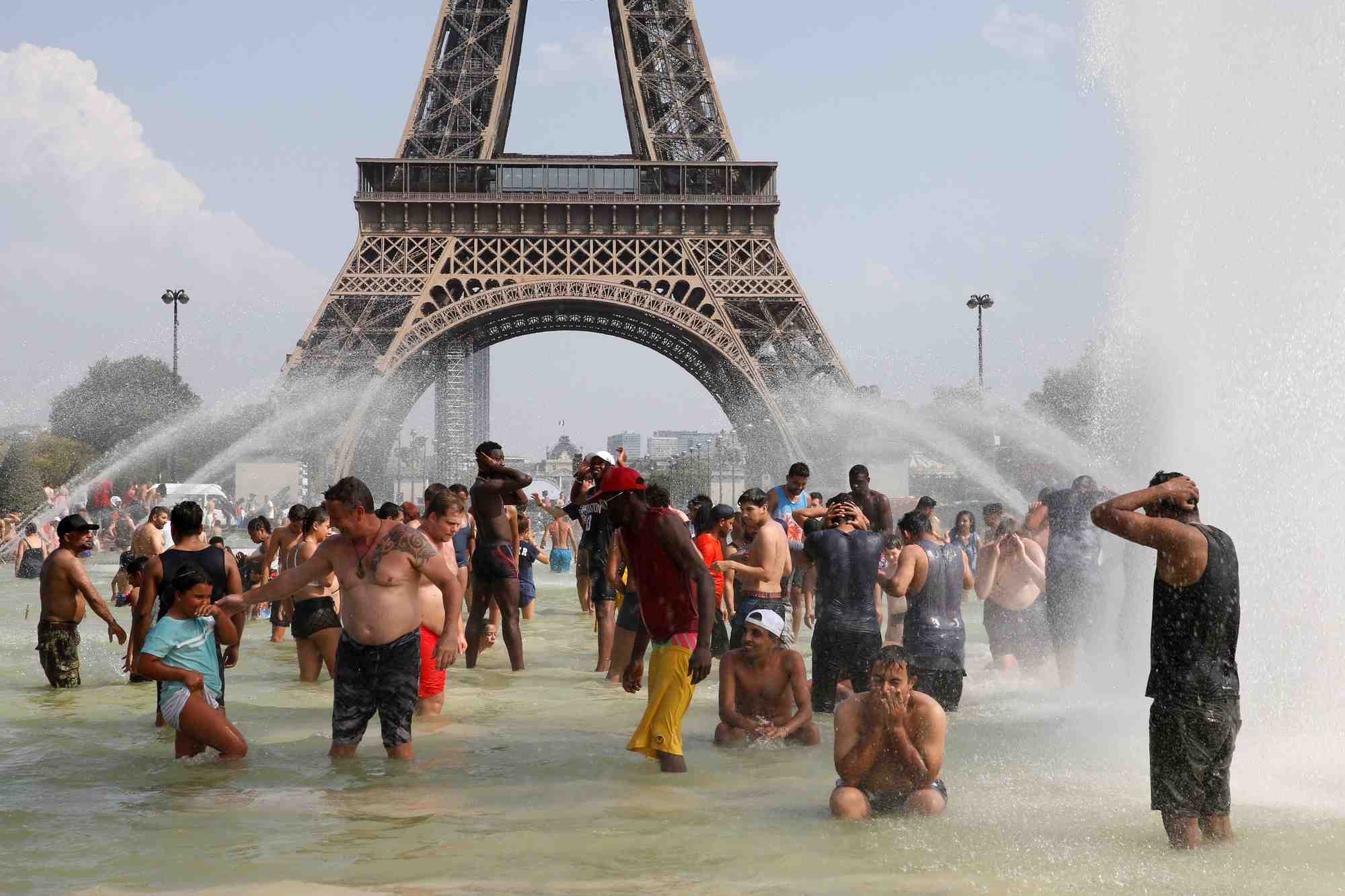 La canicule a fait 1.435 deces cet ete, dit le ministere de la sante