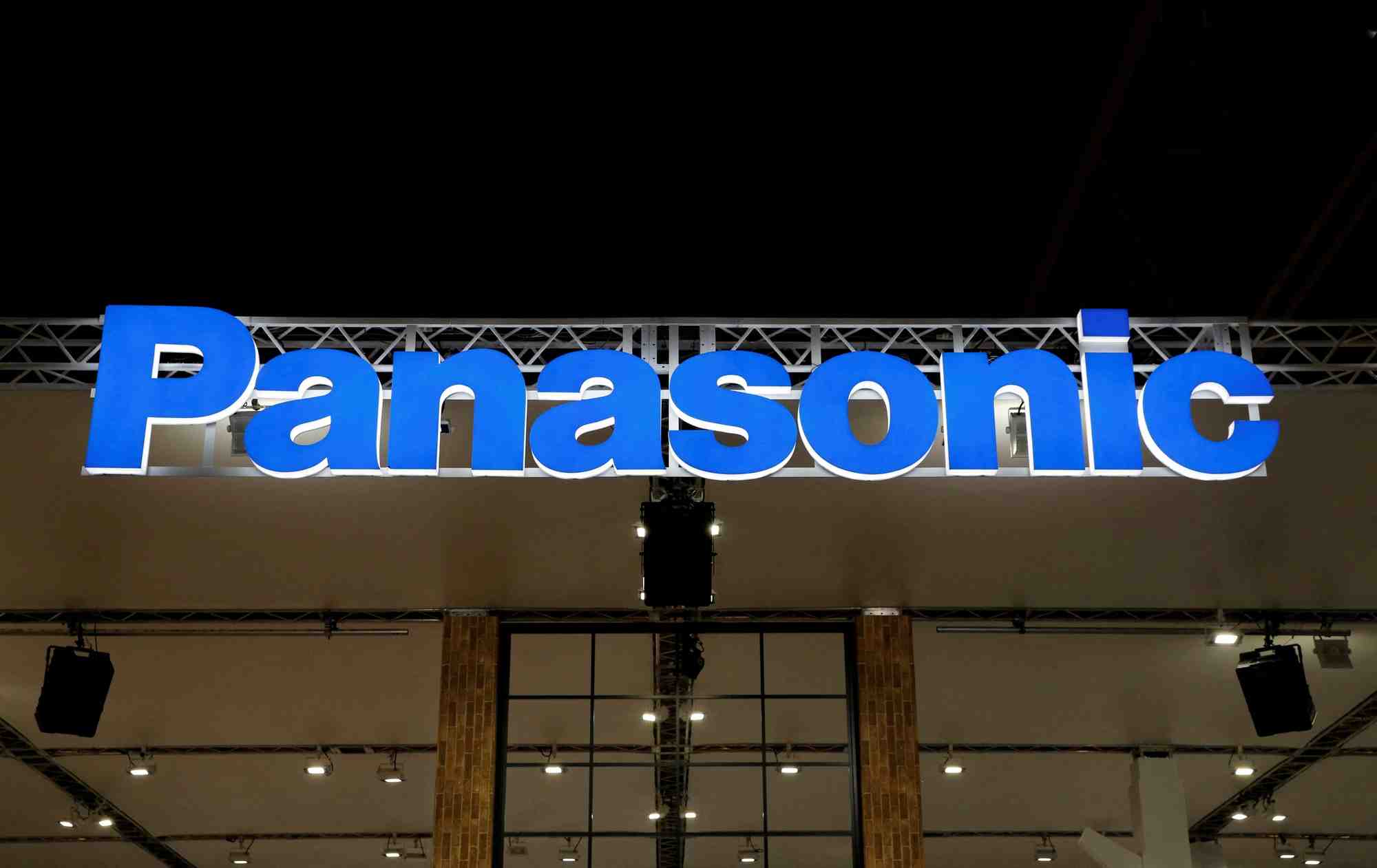 Panasonic prevoit un benefice annuel stable, plombe par la penurie de puces et les hausses de prix