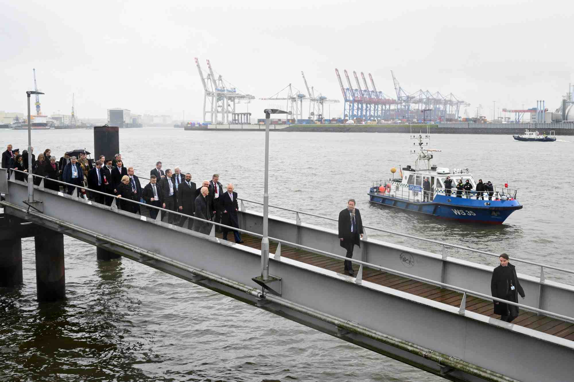 Le roi charles de grande-bretagne a hambourg, en allemagne