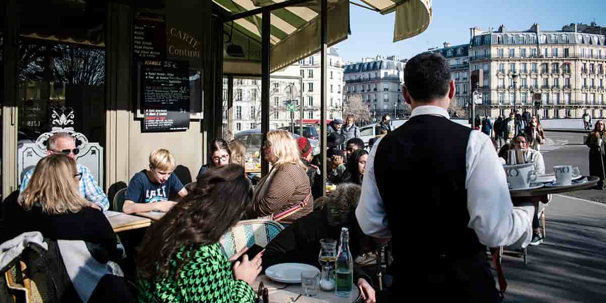 Le 14 février 2023, sur une terrasse de Paris.