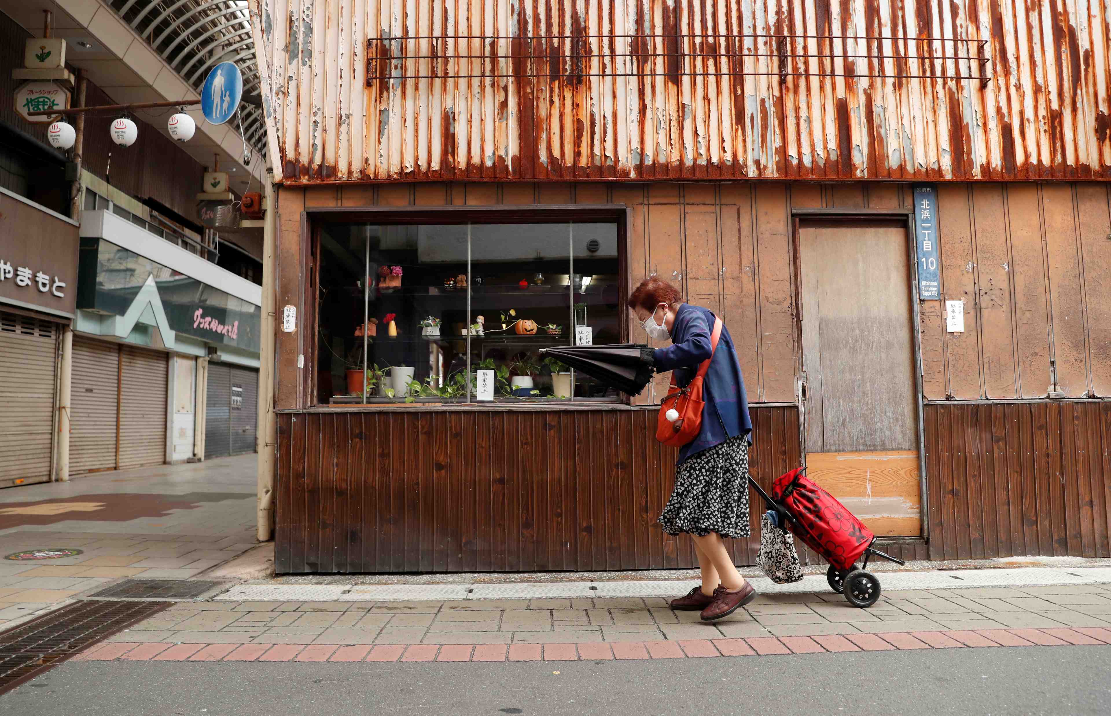 Japon: declin des depenses des menages a un plus bas de plus de 3 ans