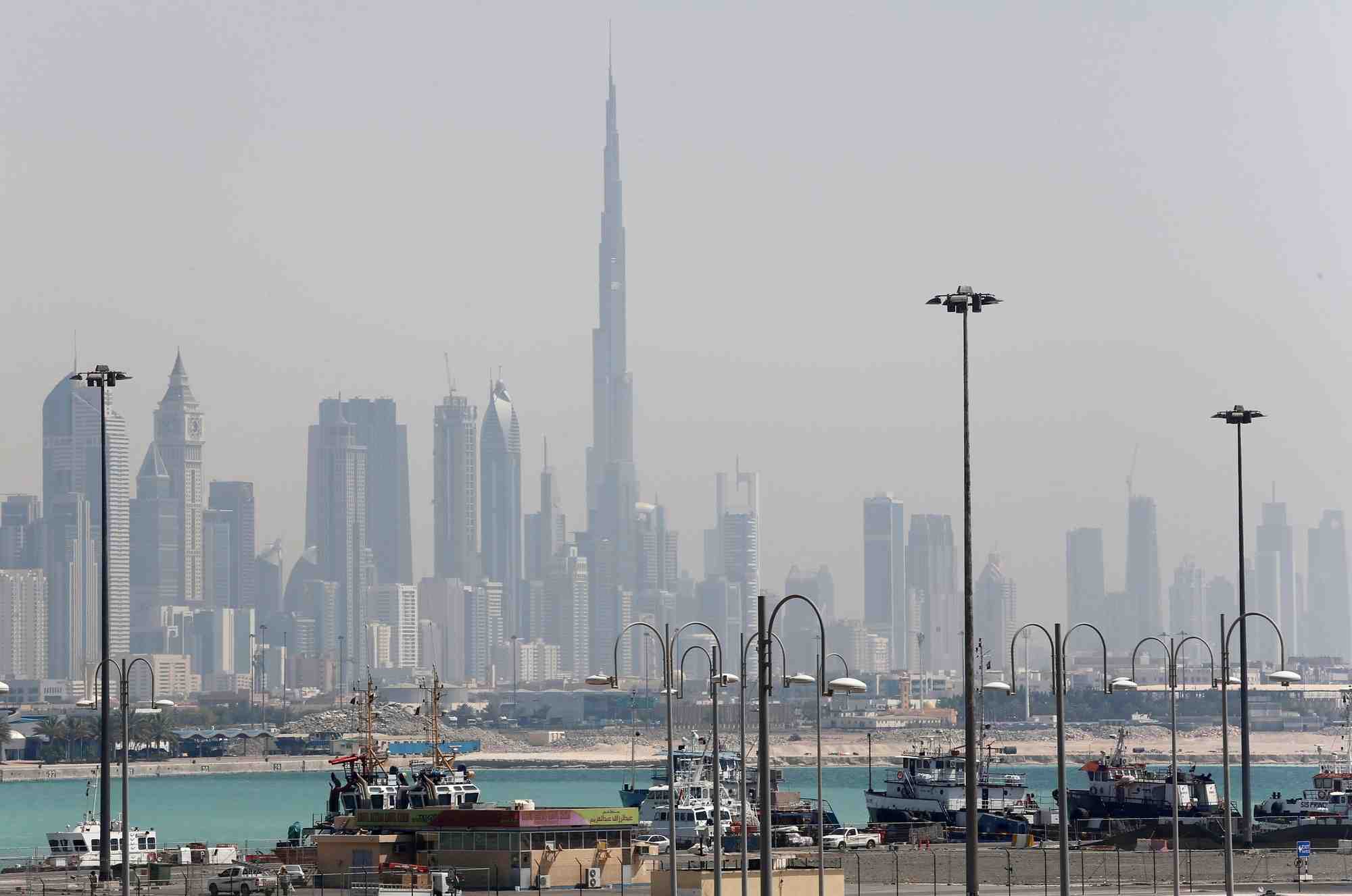 Incendie a bord d'un cargo au port de dubai, pas de victime