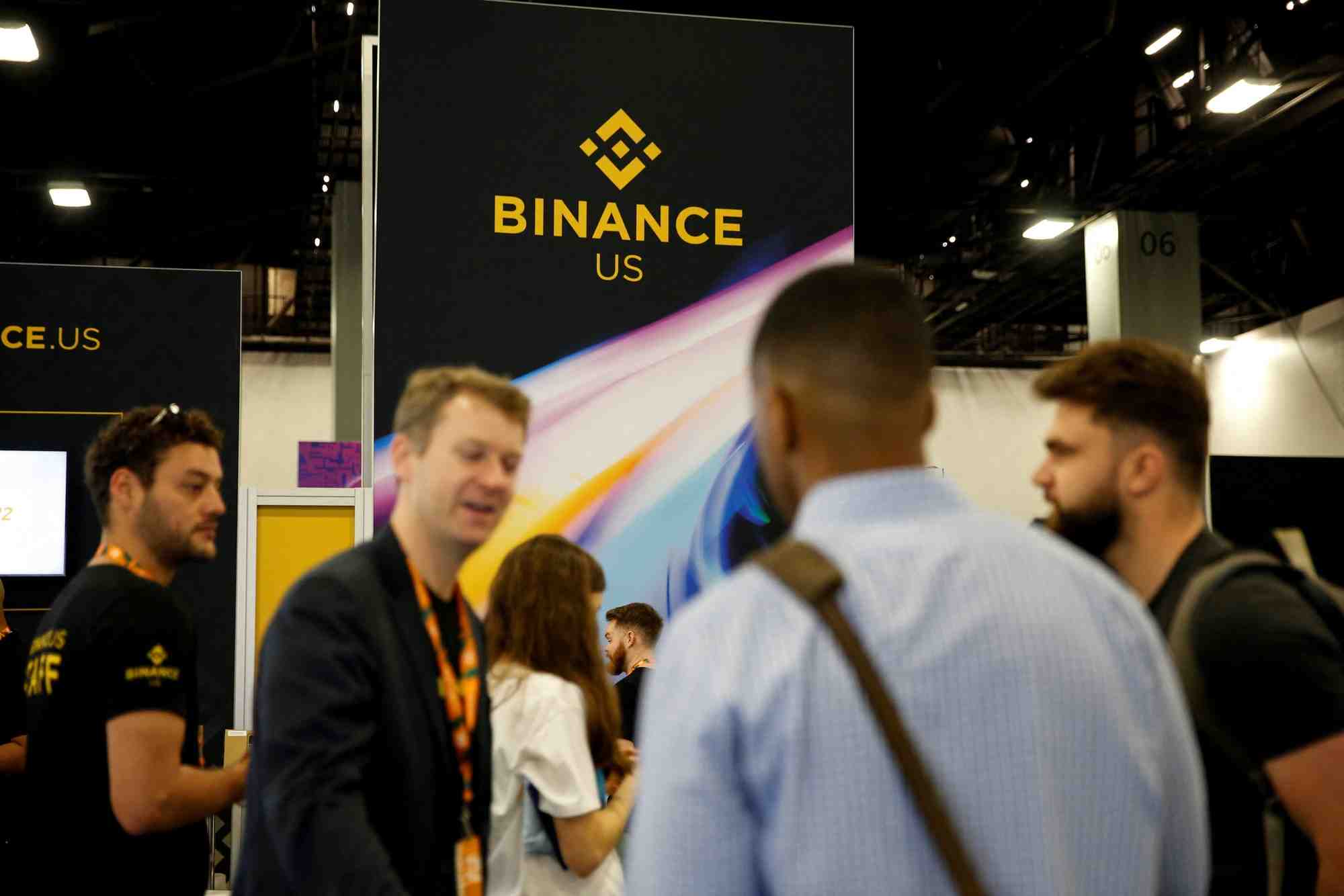 Le logo de binance us lors d'une conference a miami beach, en floride
