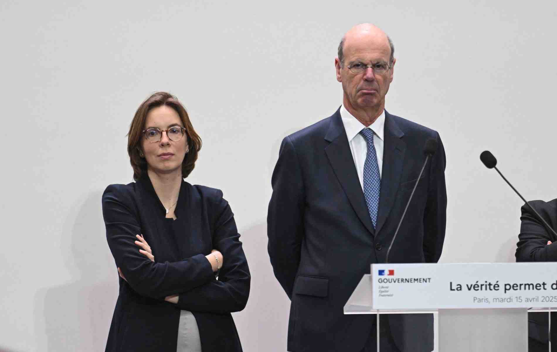 Le ministre de l'Economie, Eric Lombard et la ministre des Comptes publics, Amélie de Montchalin, lors de la conférence sur les finances publiques, mardi 15 avril.
