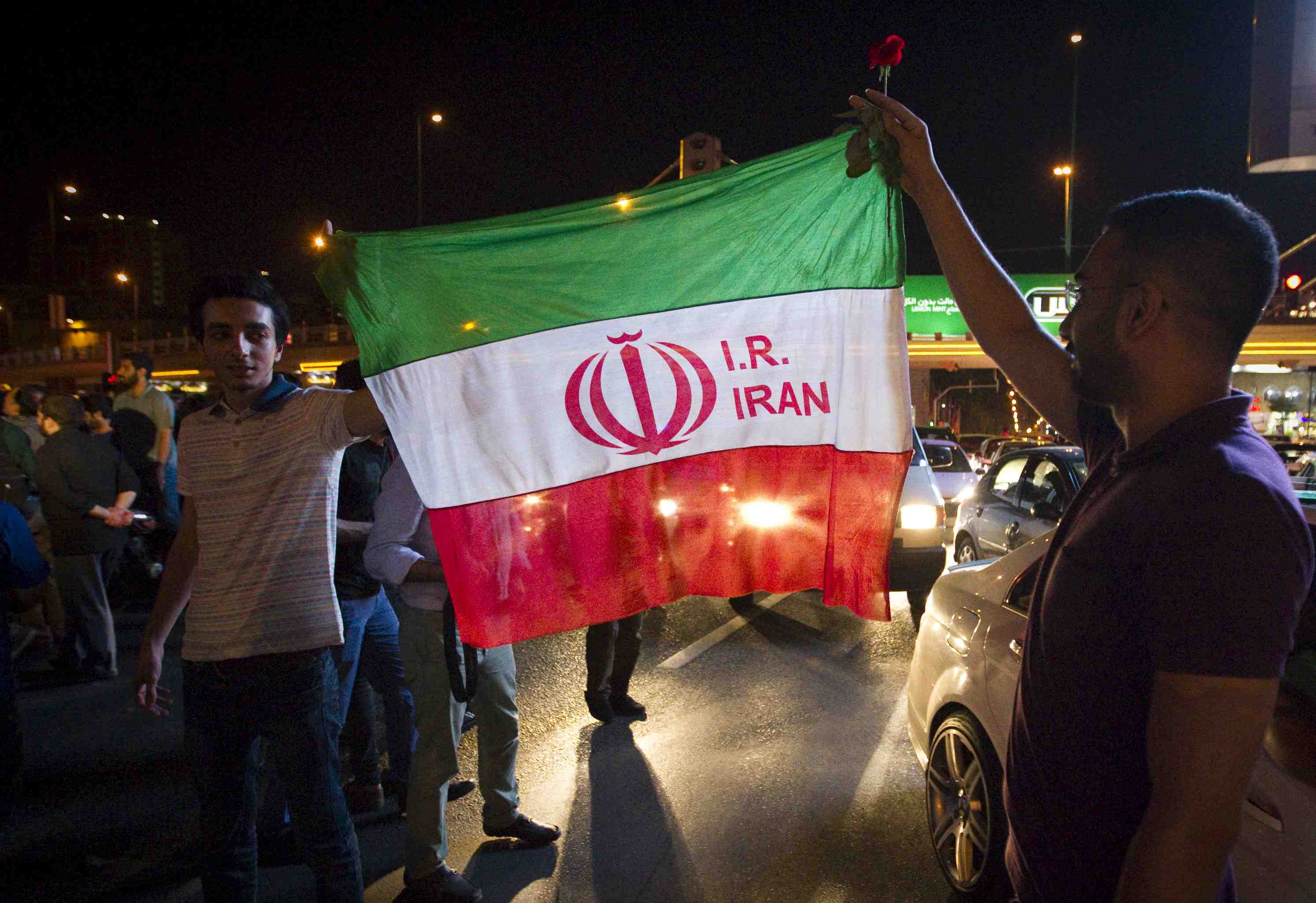 Suspension d"un journal iranien contre l'accord de vienne