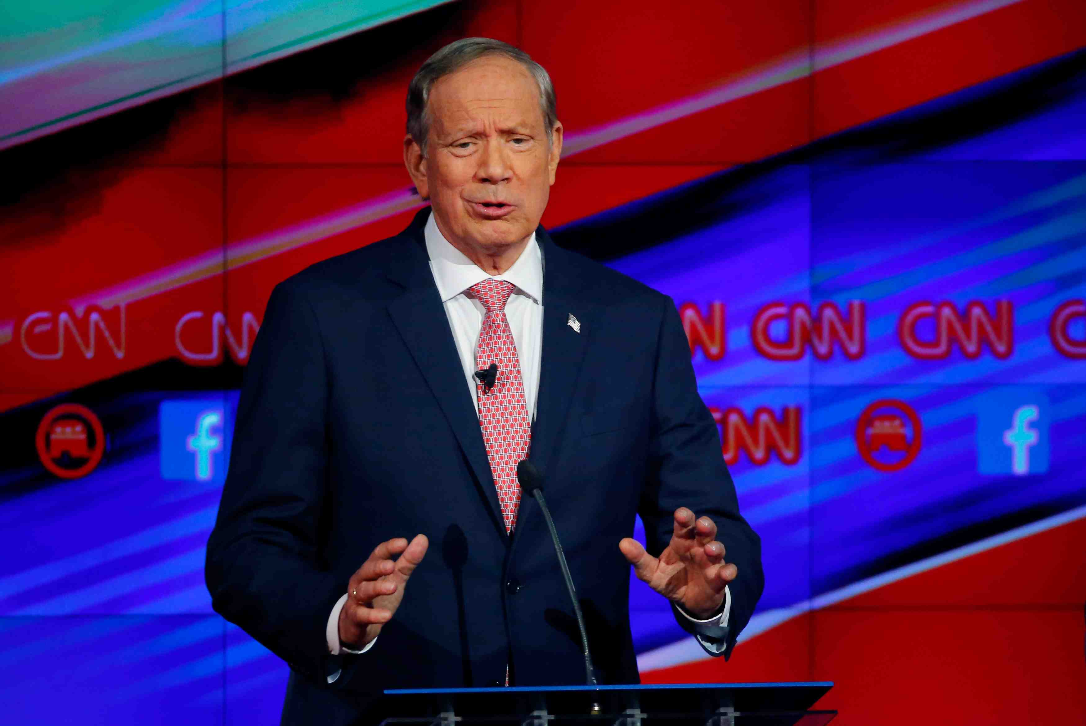 George pataki jette l'eponge dans la course a l'investiture republicaine aux usa