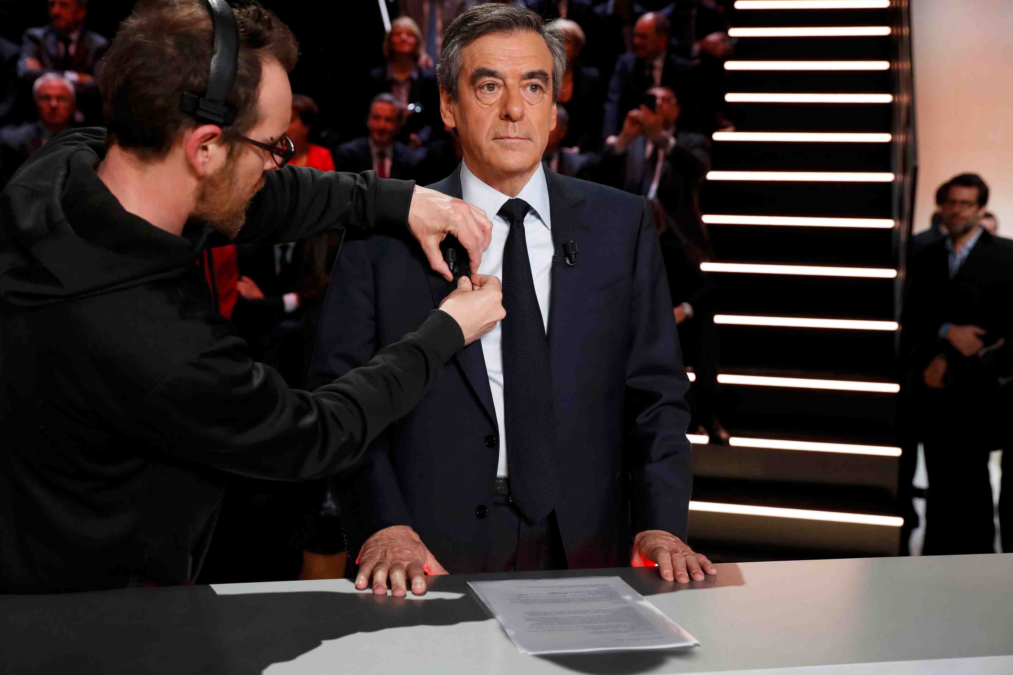 Fillon fustige la politique migratoire de merkel