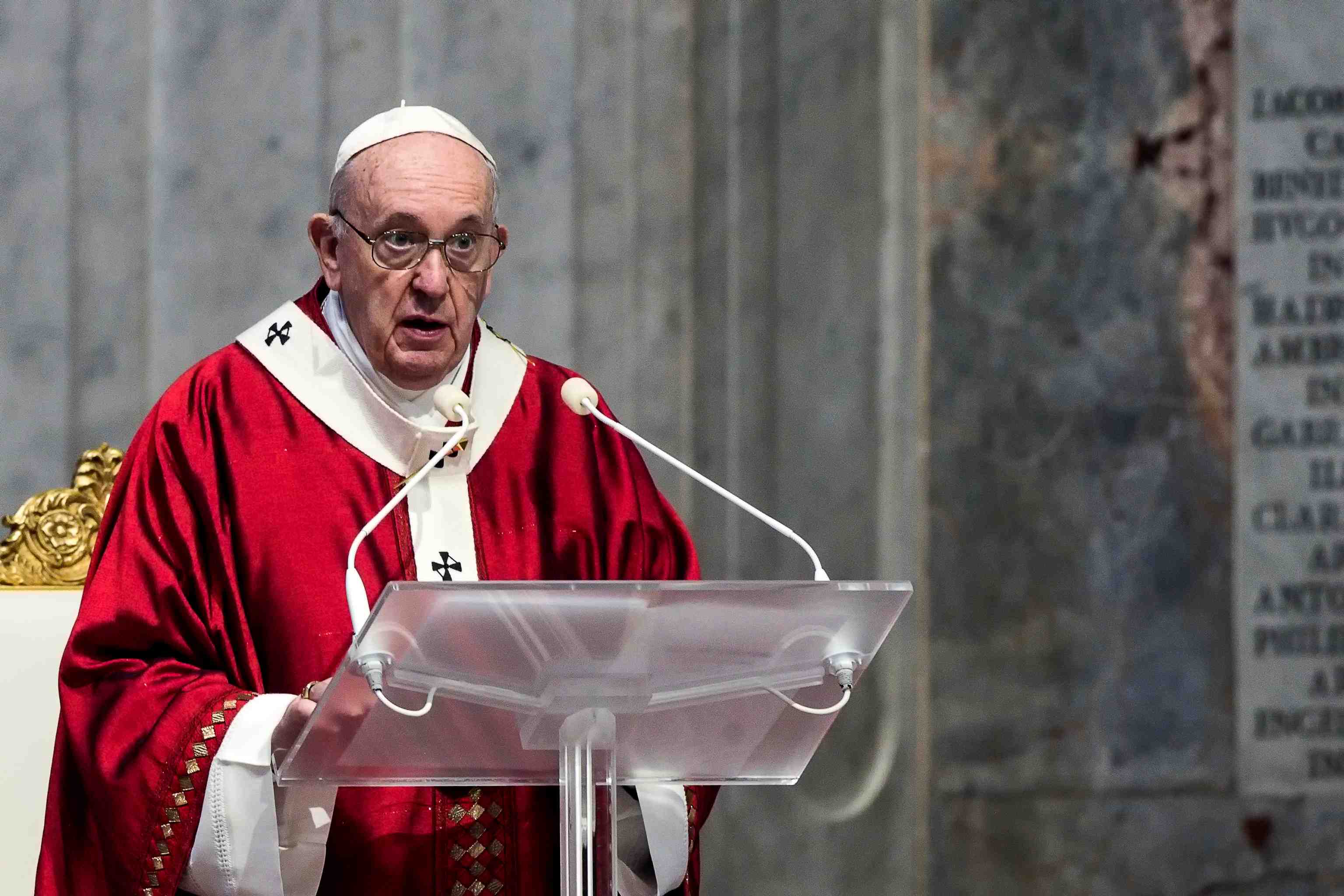 "je pense a sainte-sophie et je ressens une grande douleur", dit le pape
