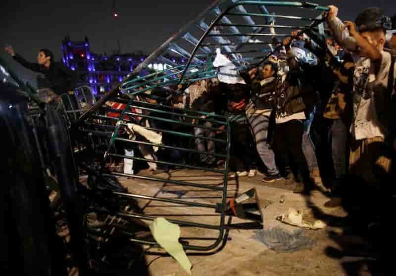 Affrontements entre manifestants et forces de l'ordre au Mexique