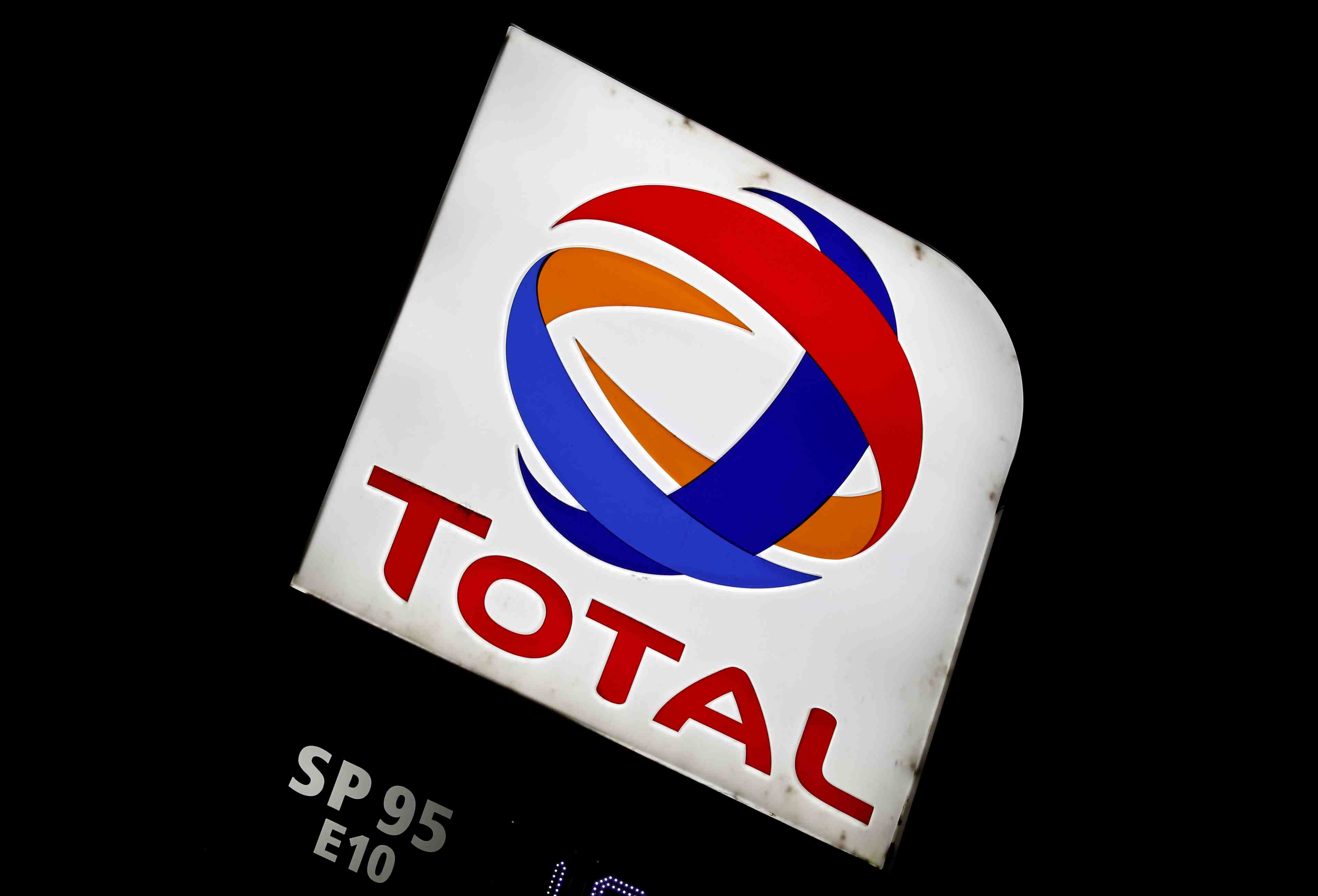 Total a suivre a paris